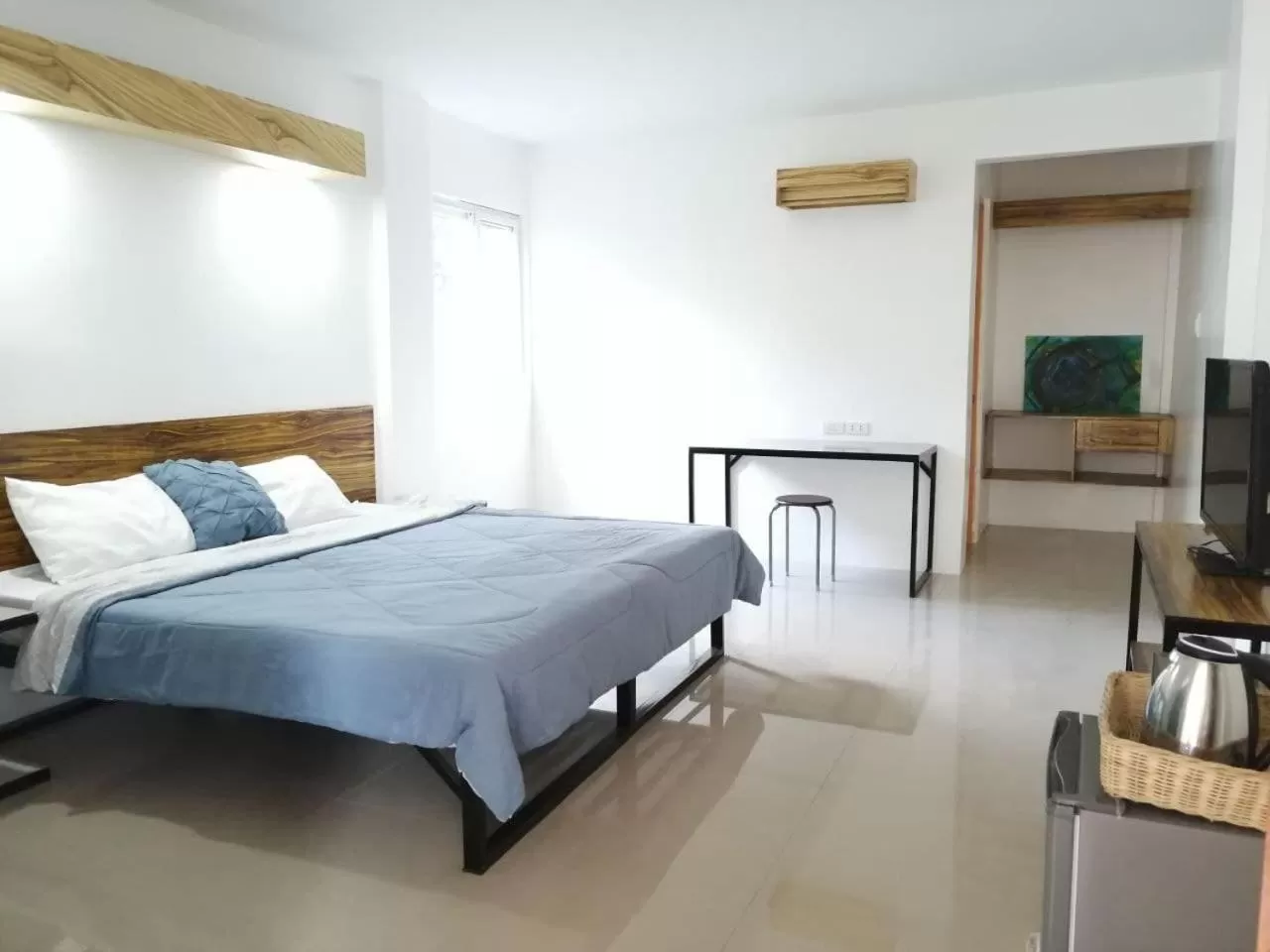 Bed in Purple Orchid Bed and Breakfast