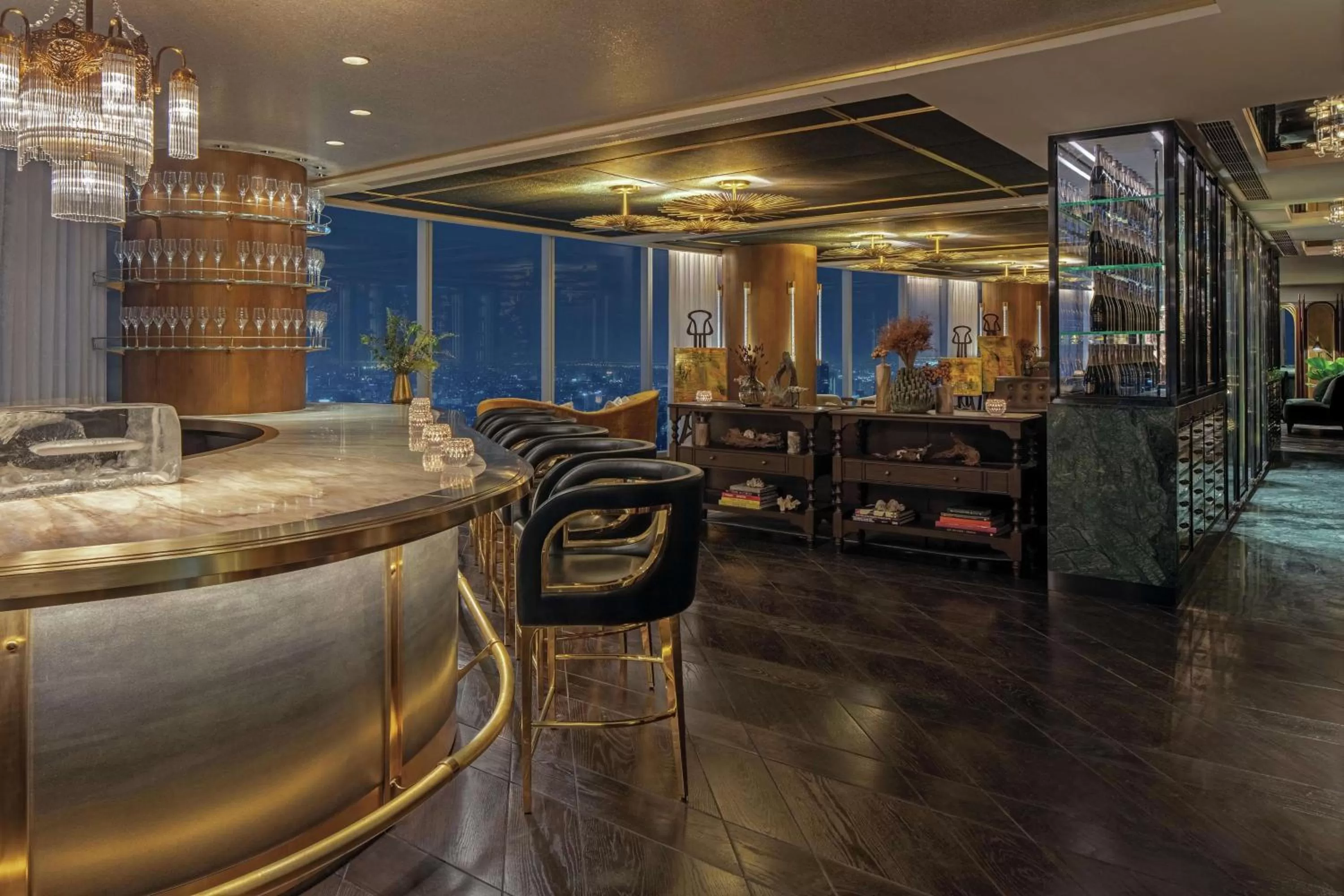 Lounge or bar in Waldorf Astoria Bangkok