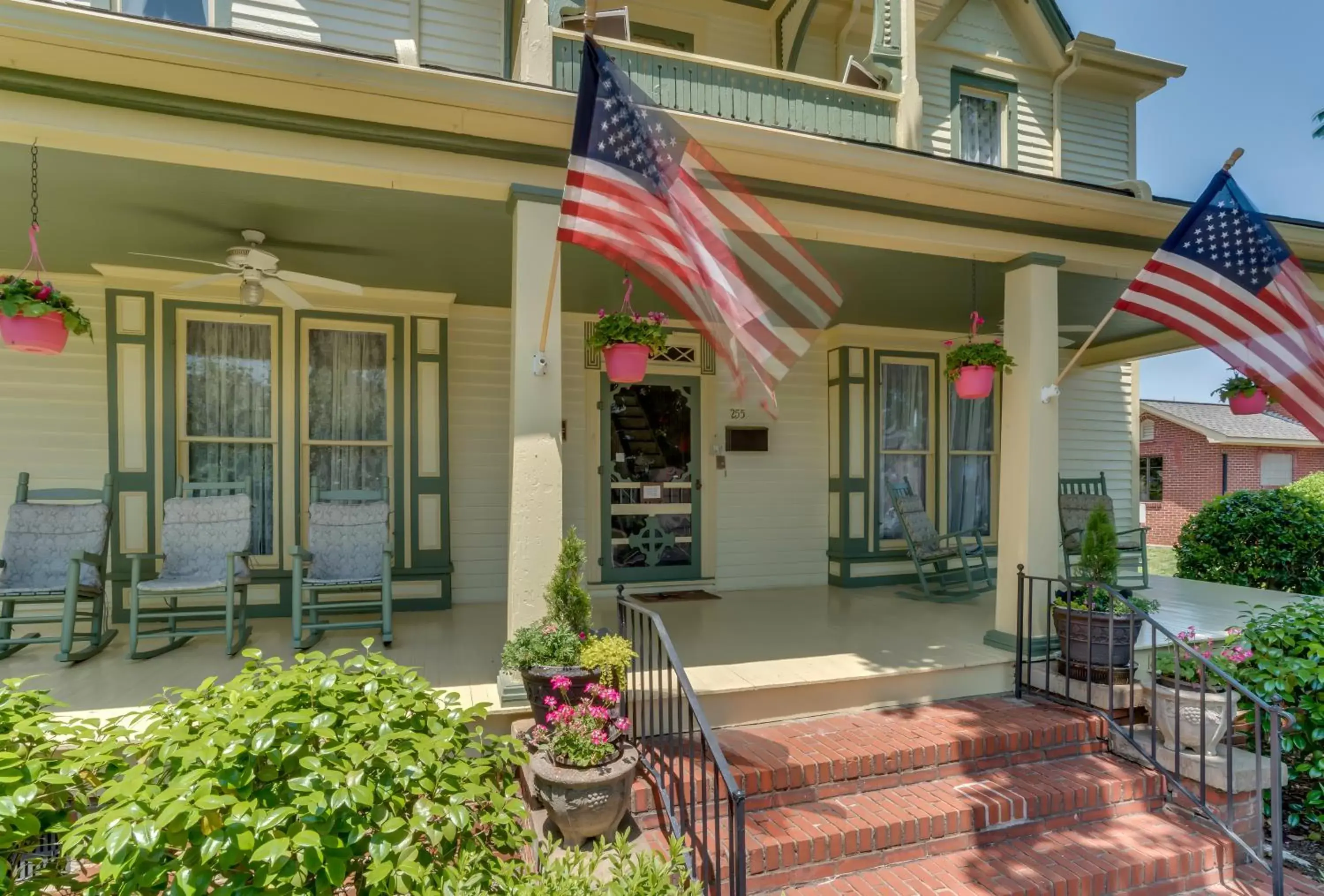 Facade/entrance, Patio/Outdoor Area in Carrier Houses Bed & Breakfast