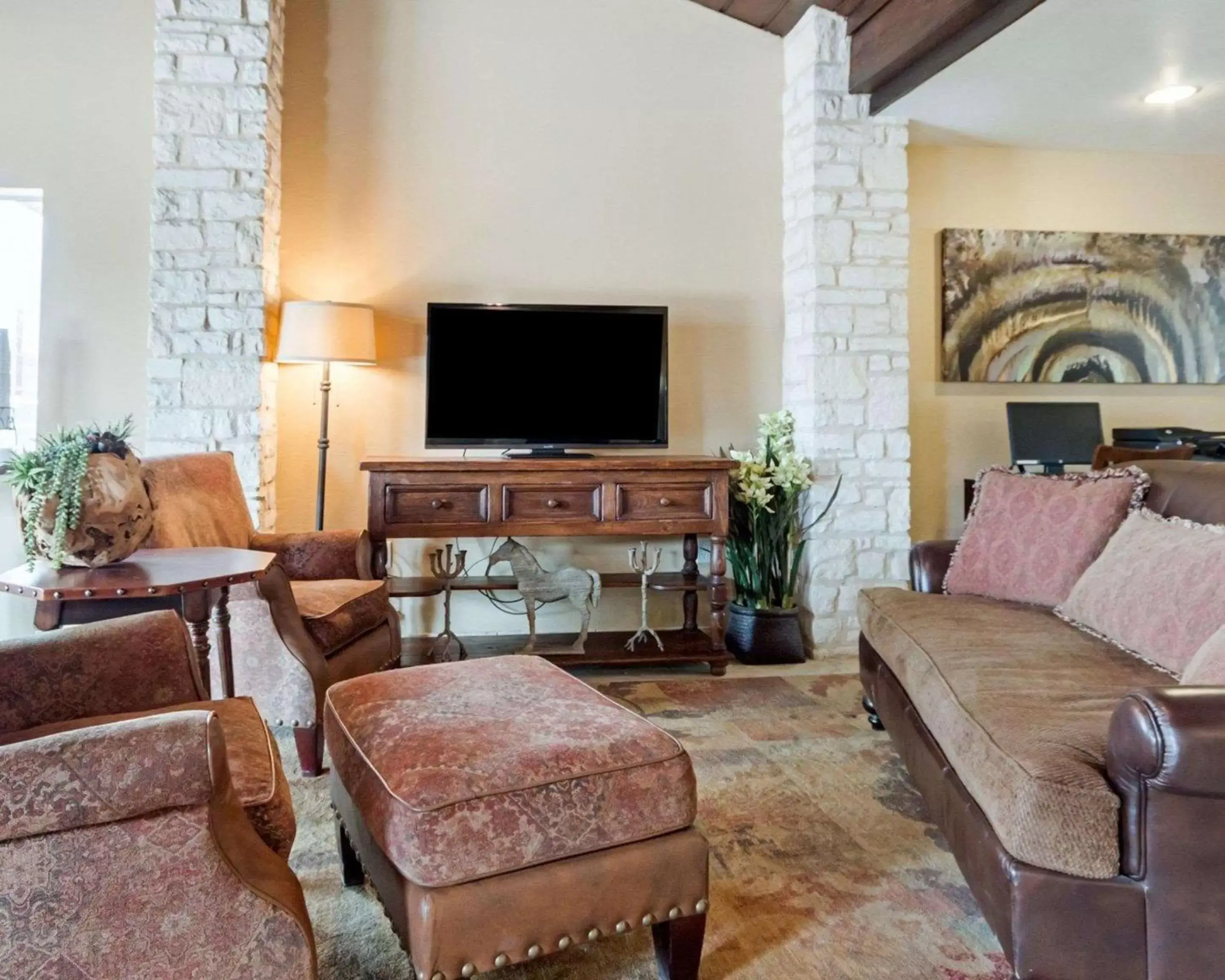 Lobby or reception, Seating Area in Rodeway Inn of Junction