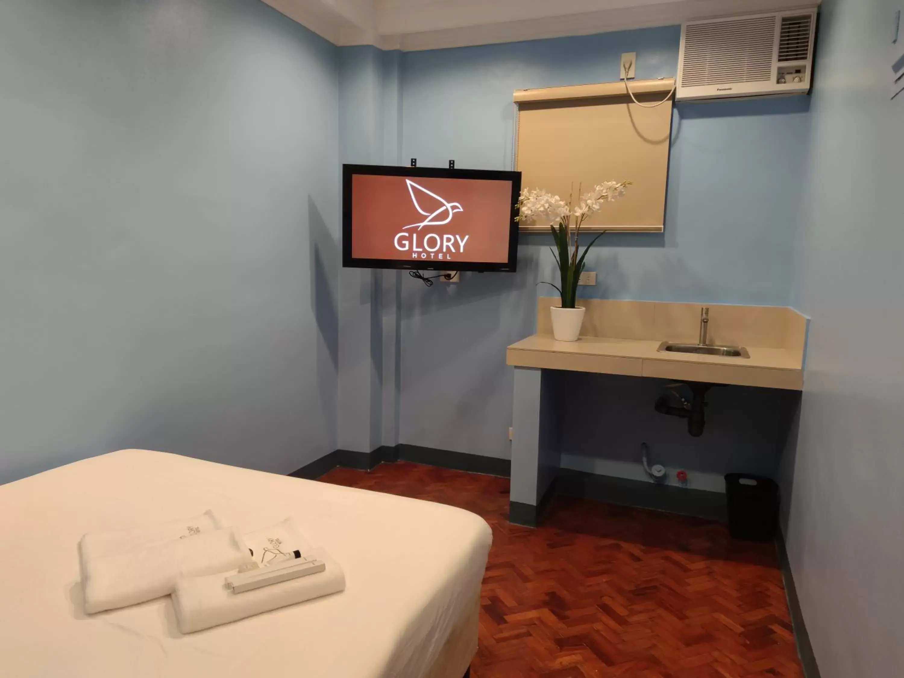 Bed in Glory Hotel Cubao Bed in Glory Hotel Cubao
