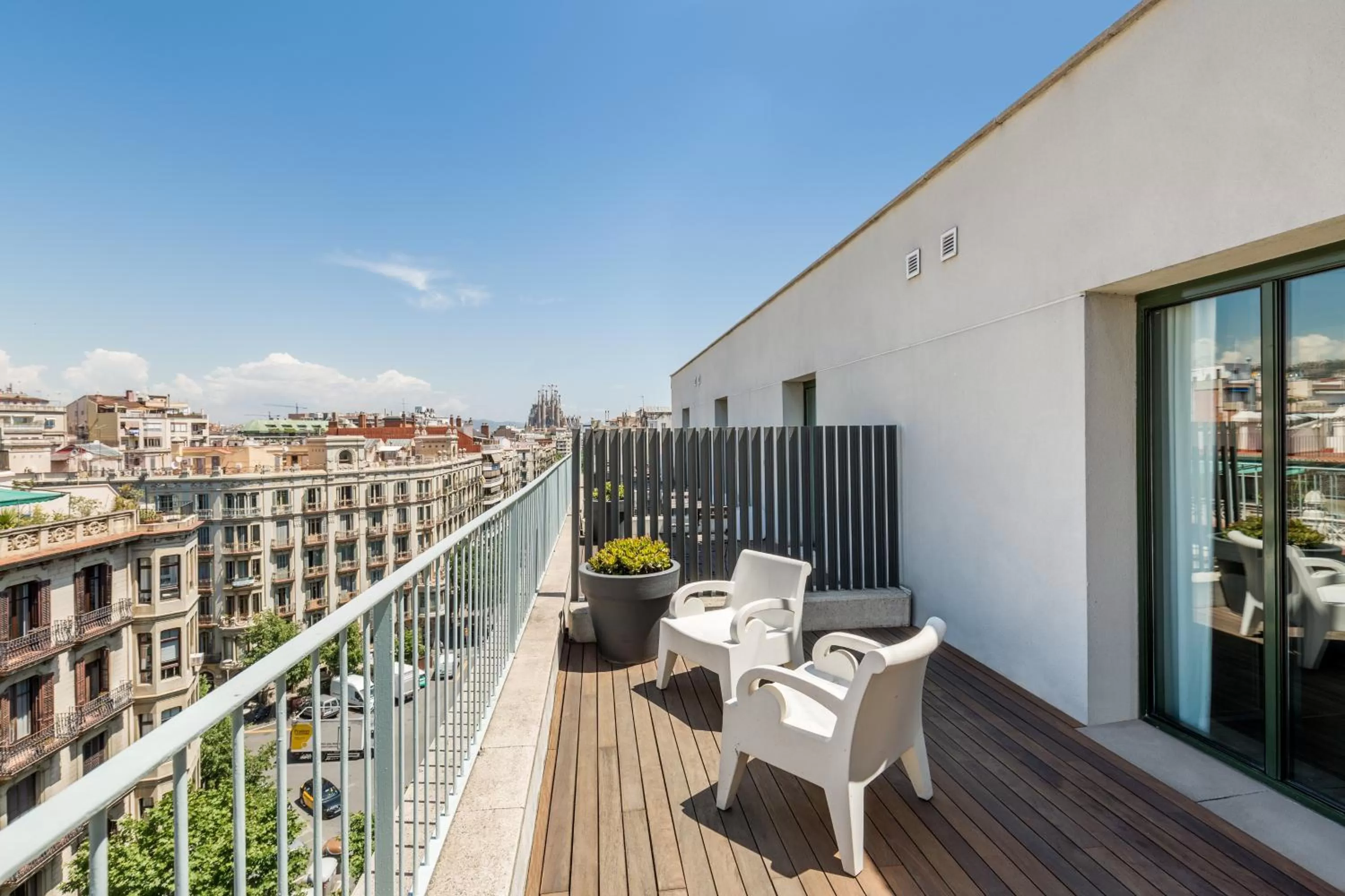 Day in Room Mate Carla, Barcelona