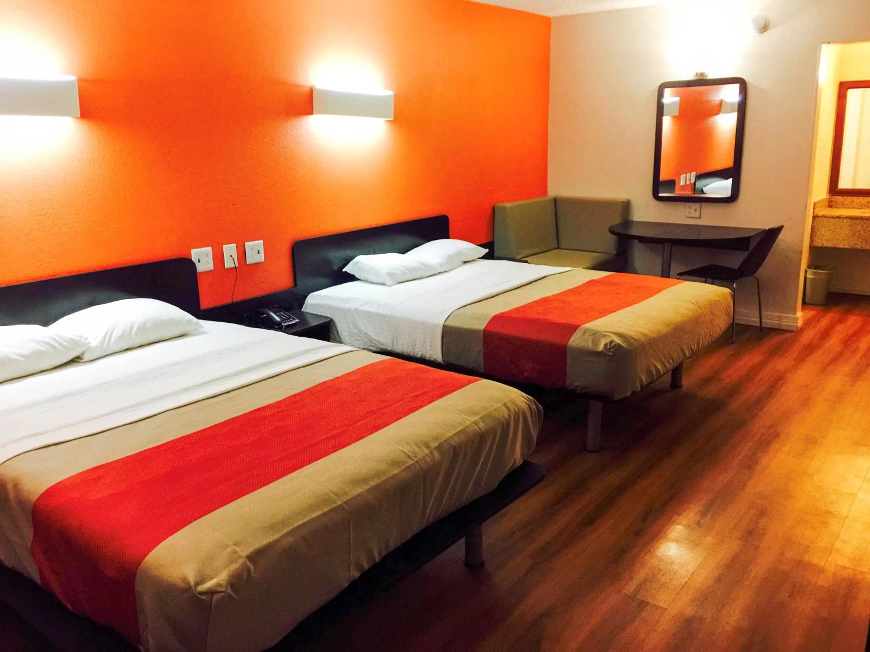 Photo of the whole room, Bed in Motel 6-Houston, TX - East