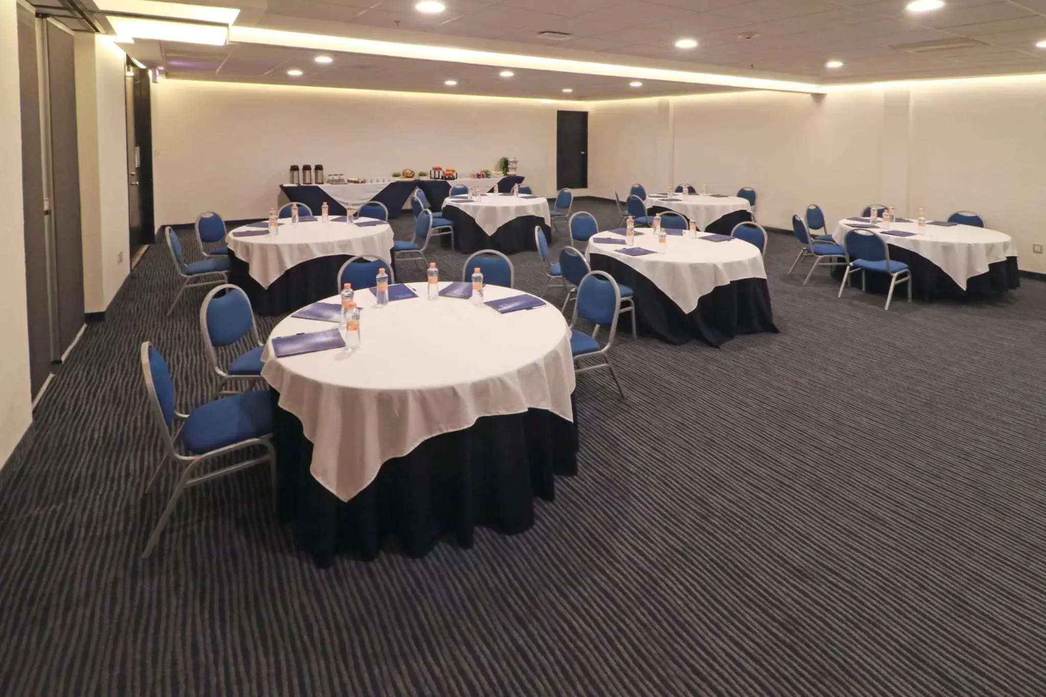 Meeting/conference room, Banquet Facilities in Holiday Inn Express San Luis Potosí, an IHG Hotel