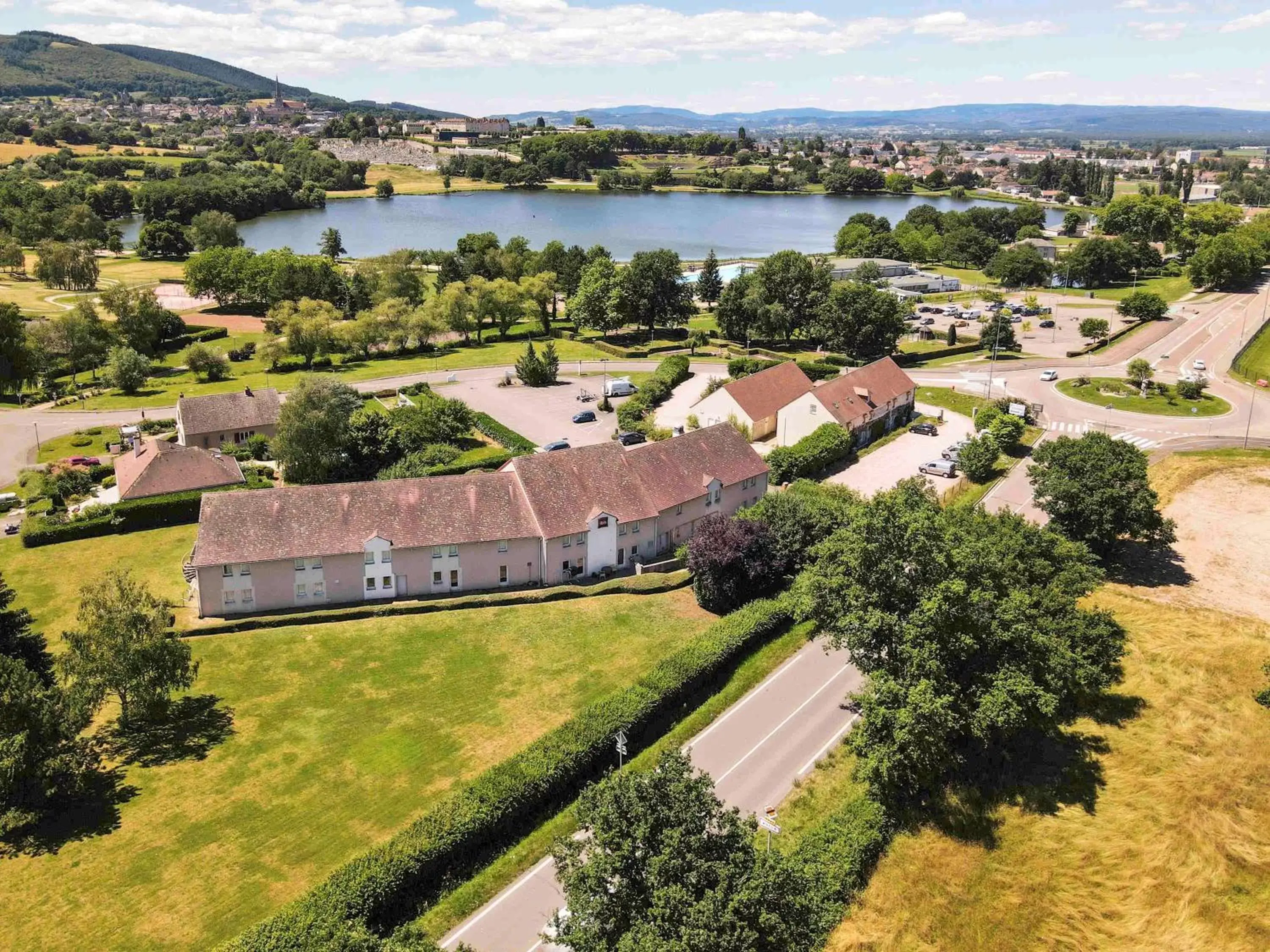 Property building, Bird's-eye View in Hotel ibis Autun