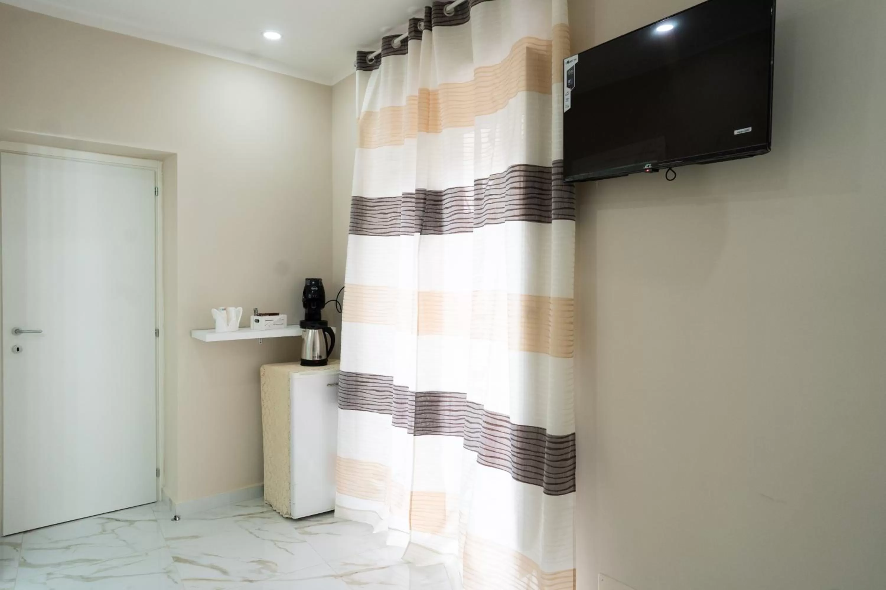 TV/Entertainment Center in BeB Don Gennaro