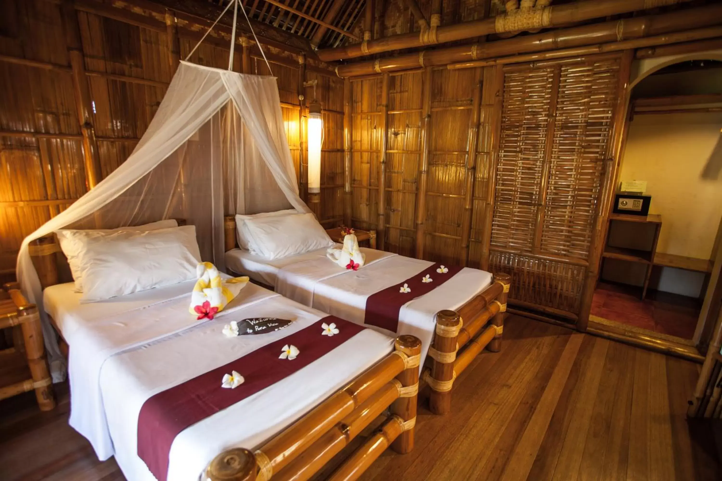 Standard Twin Room in Pura Vida Beach & Dive Resort