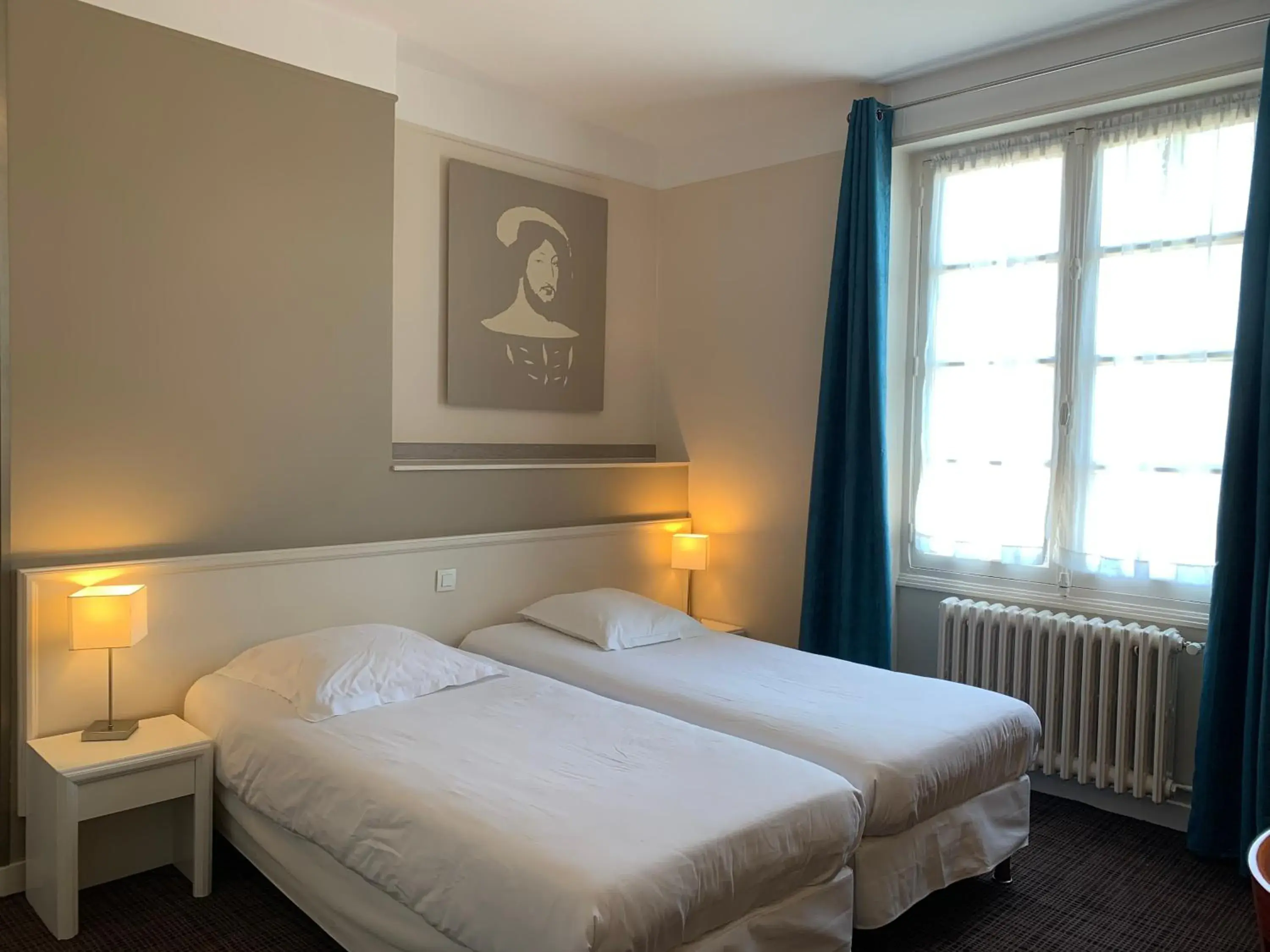 Photo of the whole room, Bed in Hotel Anne De Bretagne