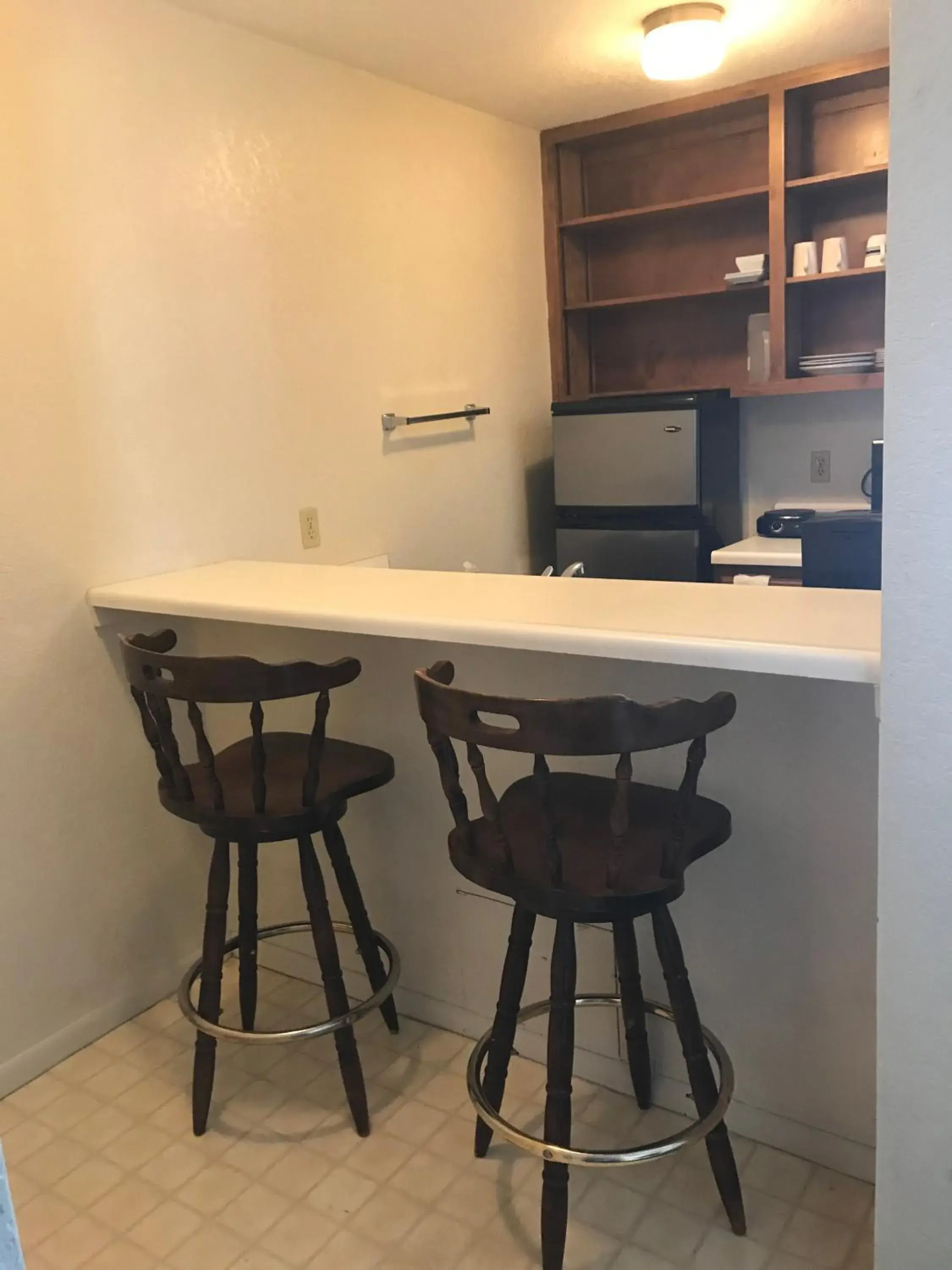 Kitchen or kitchenette, Kitchen/Kitchenette in Sunset Inn and Suites