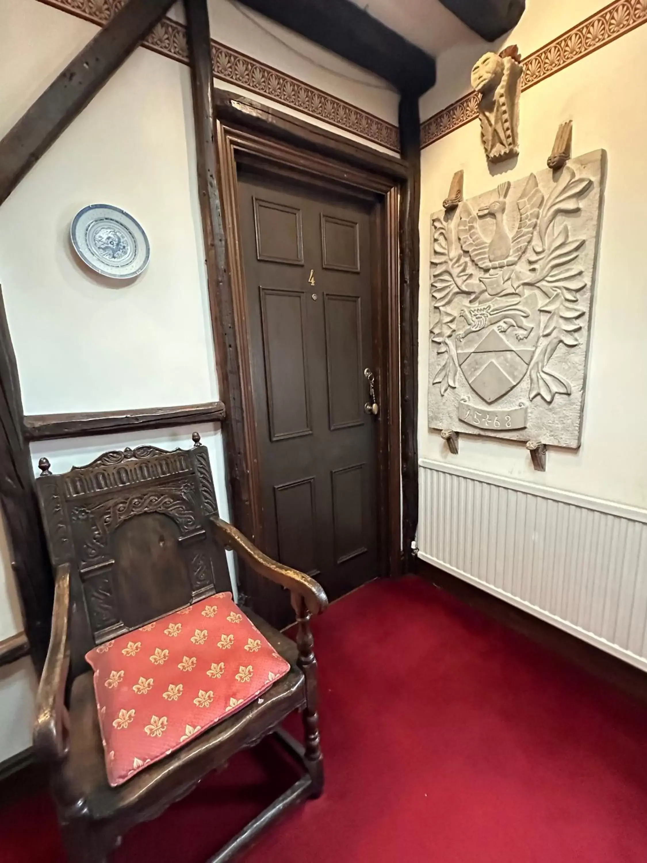 Seating Area in Cross Keys Hotel Chatteris