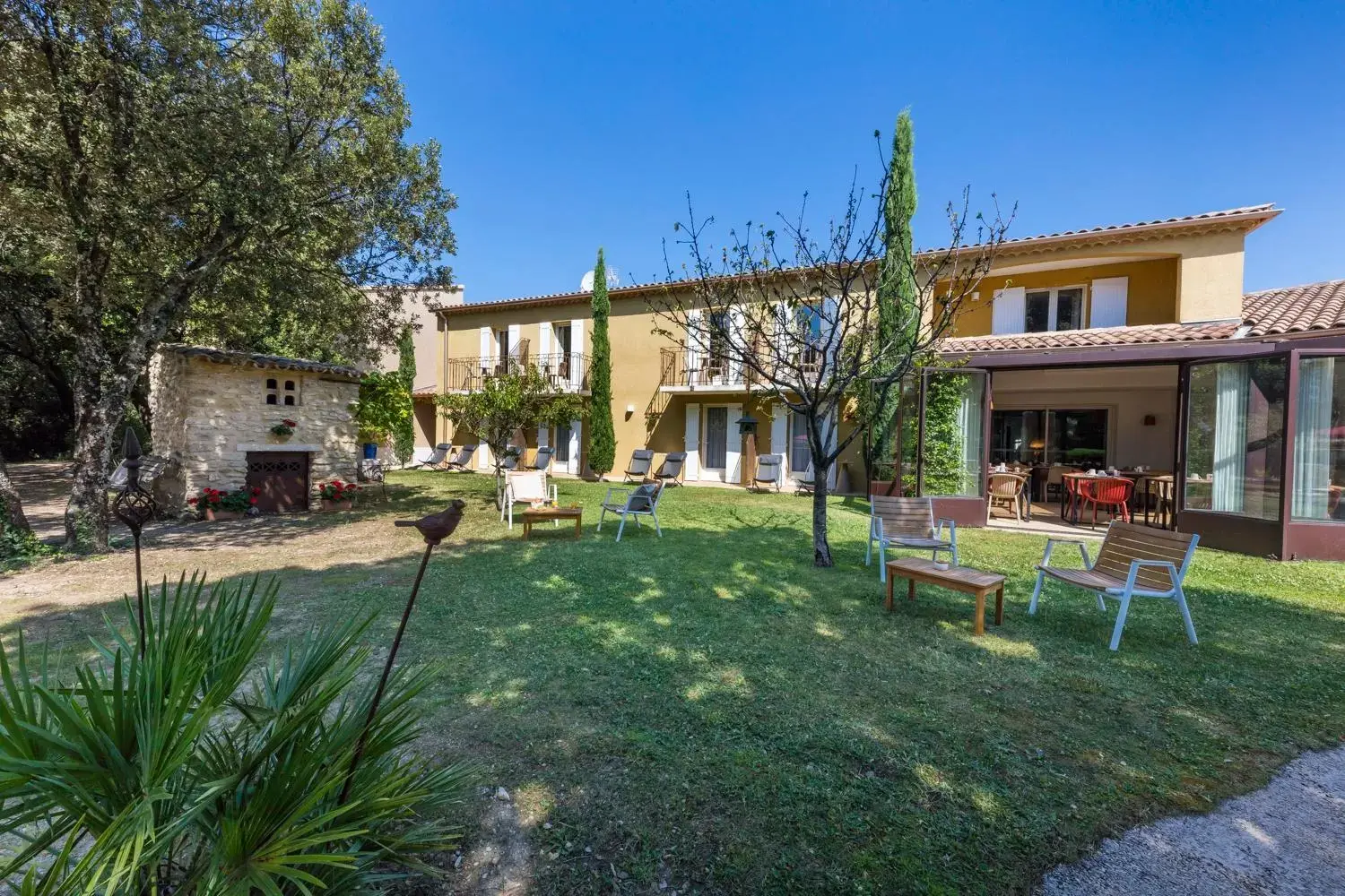 Garden, Property Building in La Bastide De Grignan Hotel & Restaurant