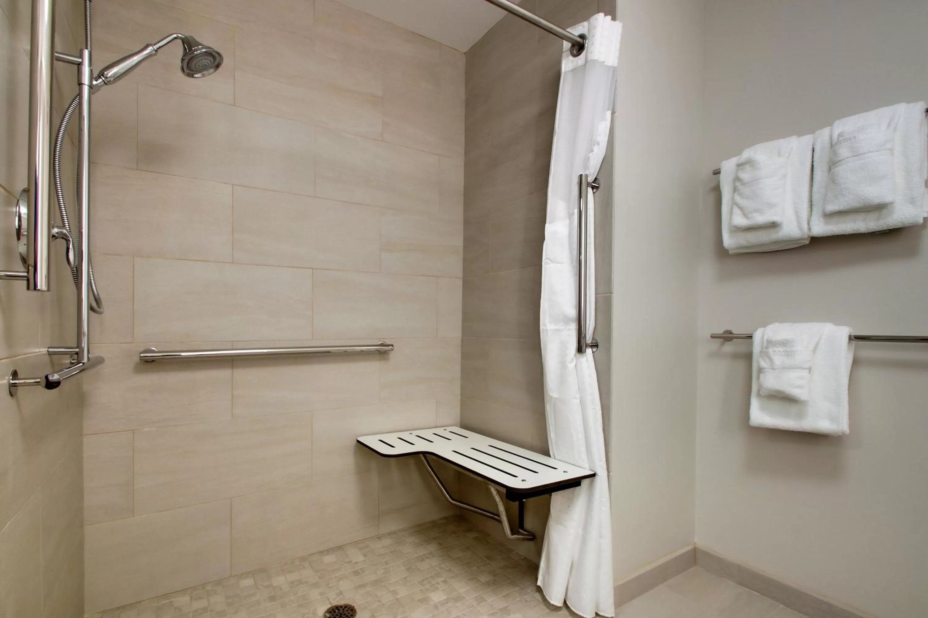 Bathroom in Holiday Inn Express & Suites - Elizabethtown North by IHG
