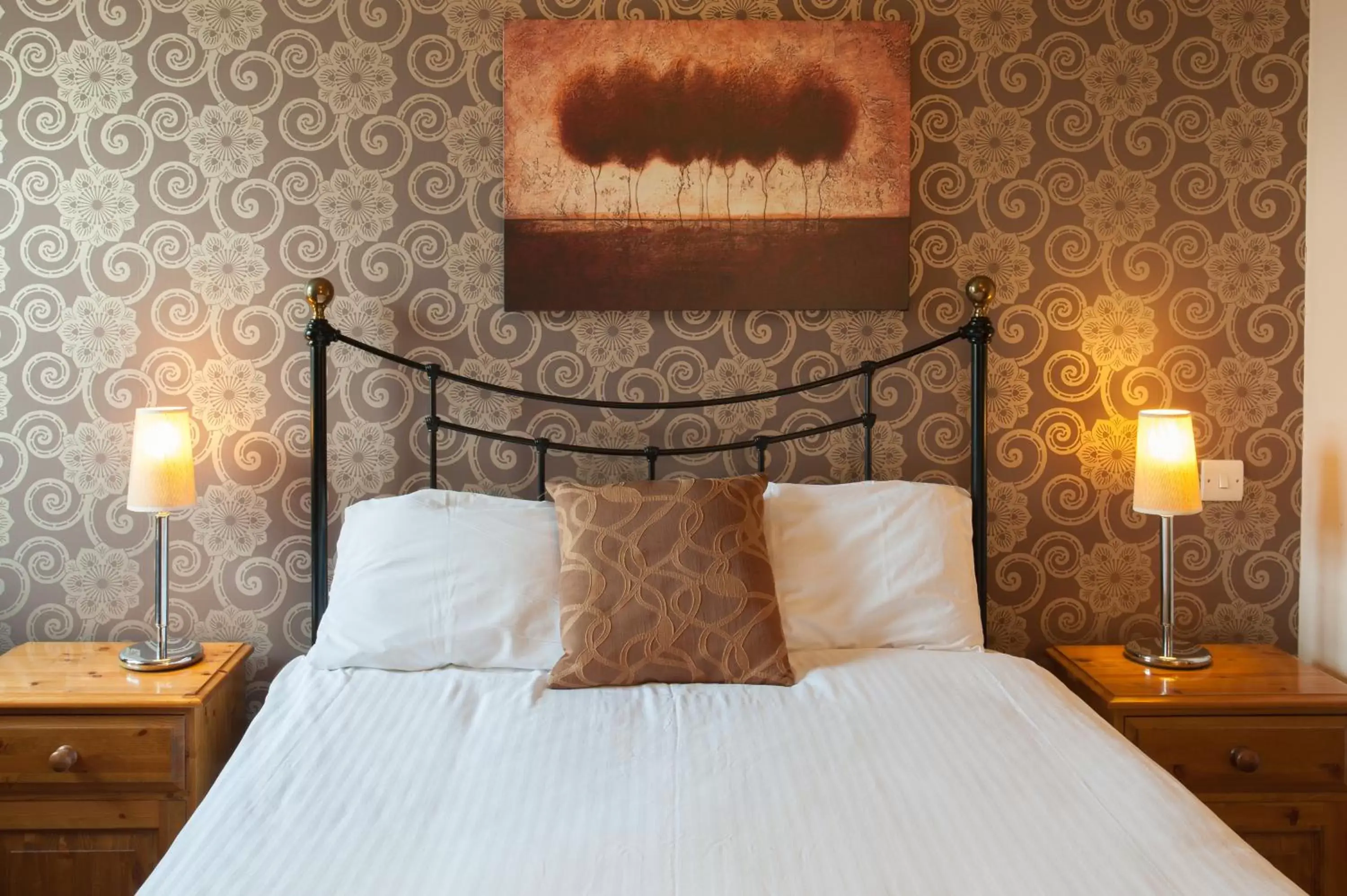 Bedroom, Bed in Original White Hart, Ringwood by Marston's Inns