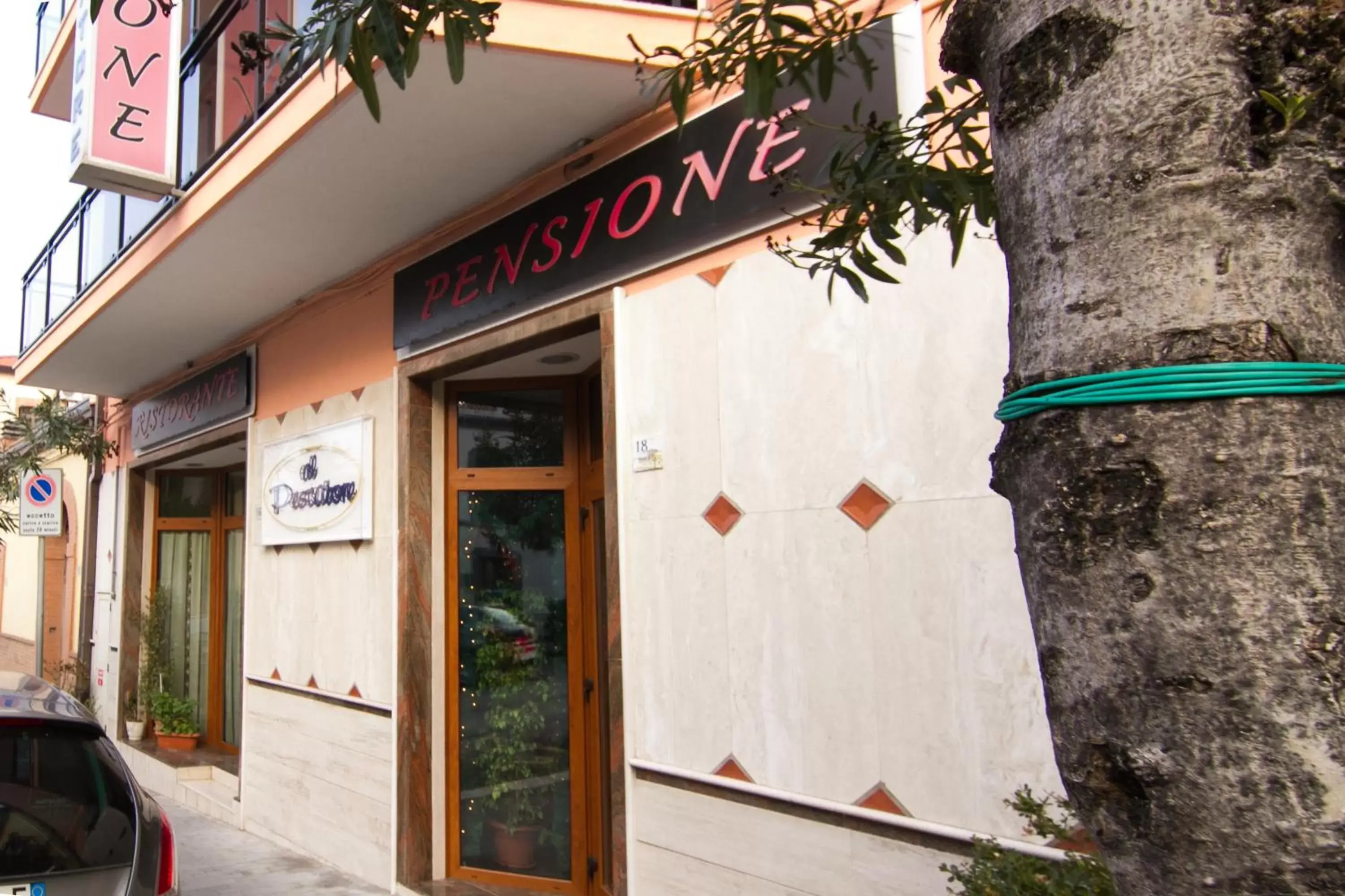 Facade/entrance in Pensione Al Pescatore