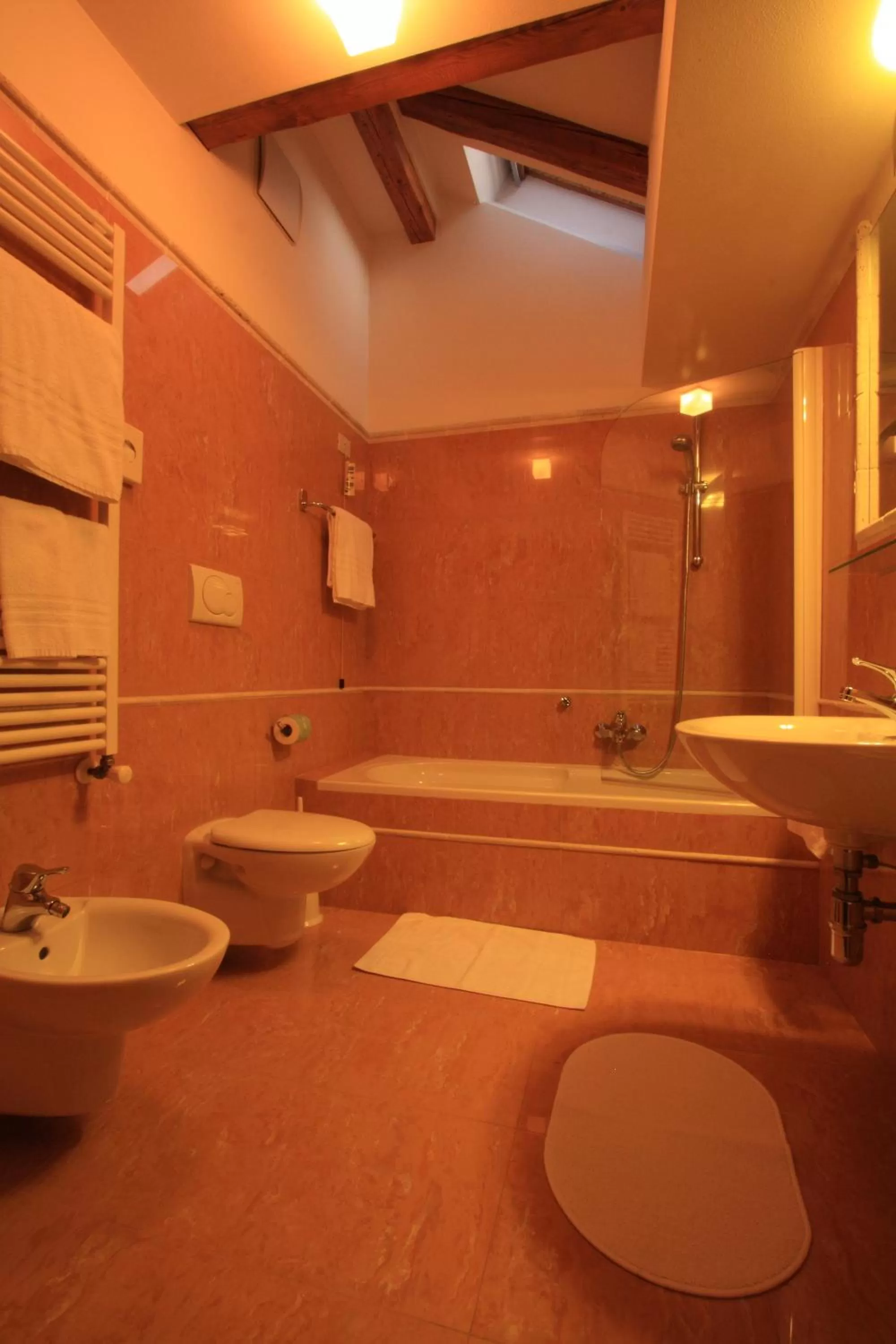 Bathroom in Hotel Trieste