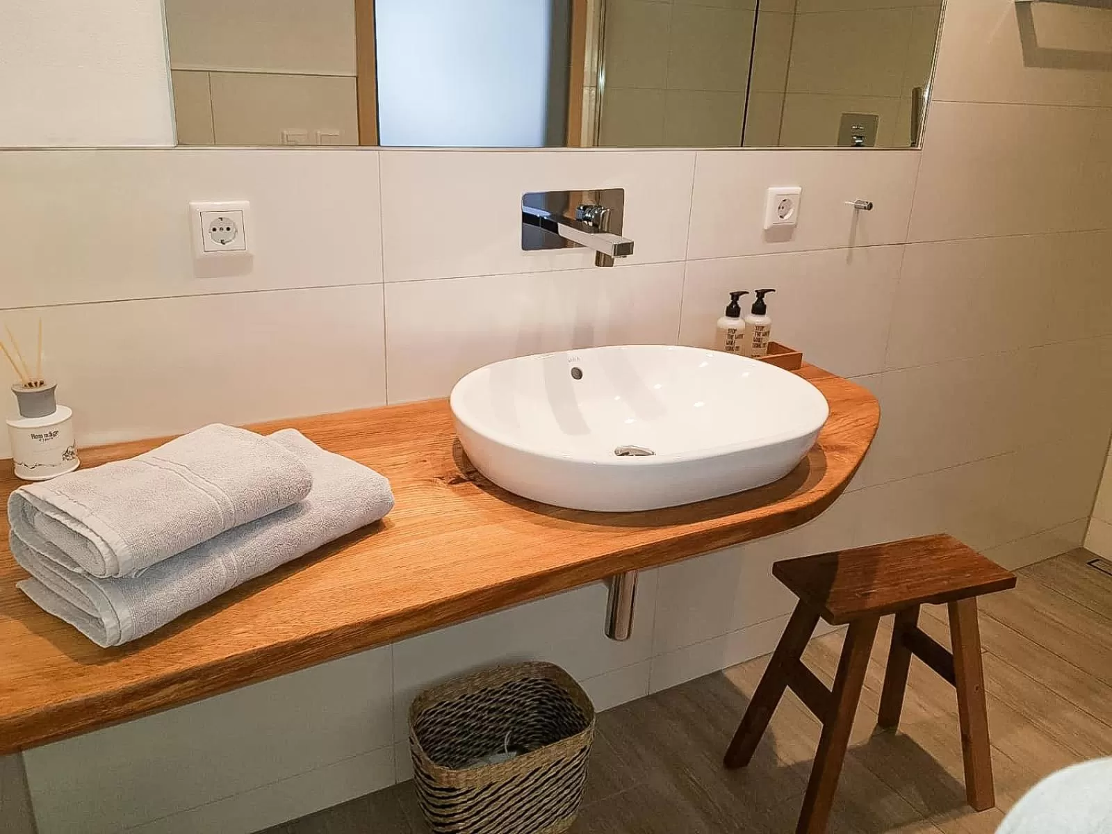 Decorative detail in Das Kornburg-Quartier