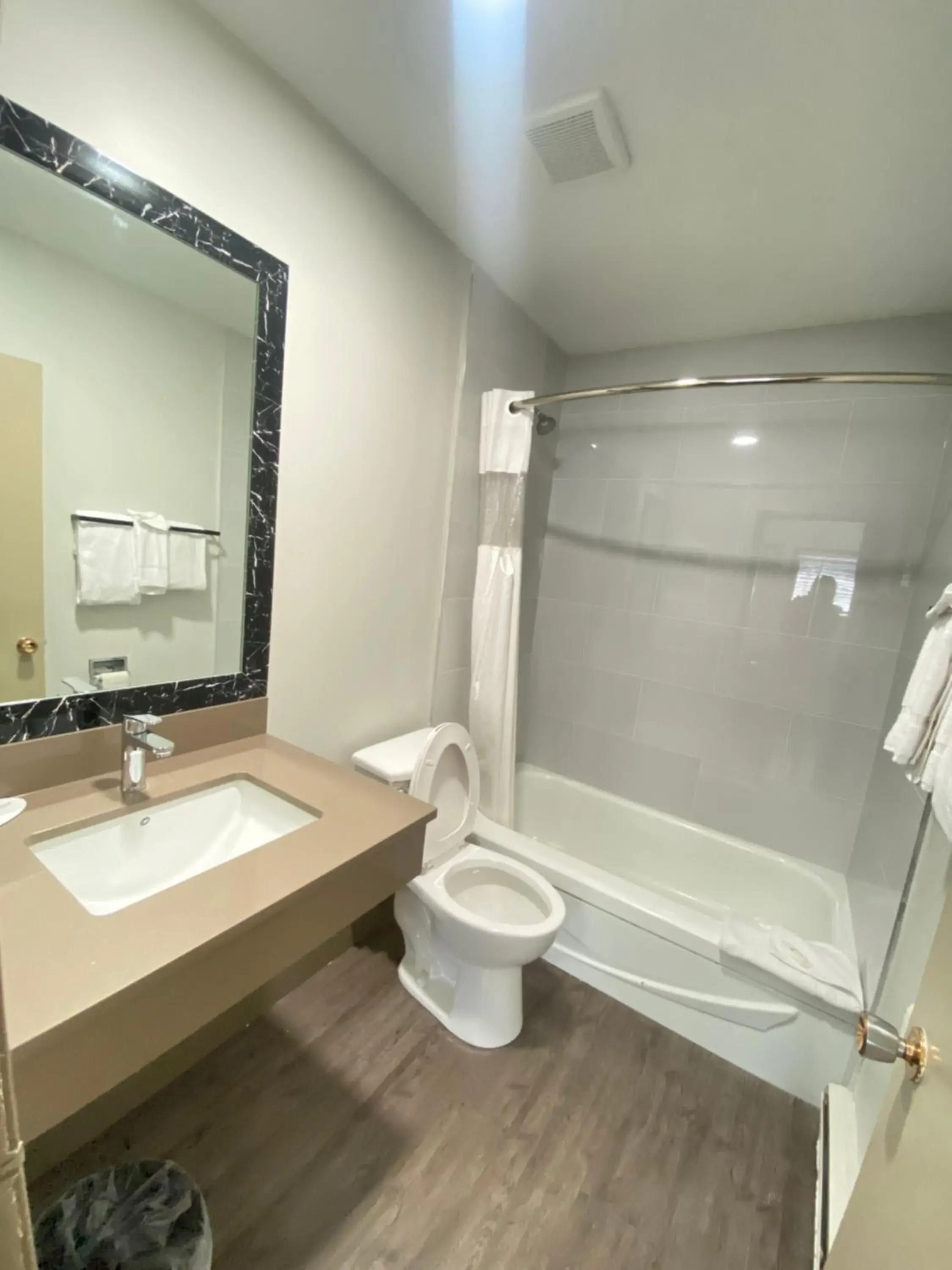 Bathroom in Super 8 by Wyndham Penticton