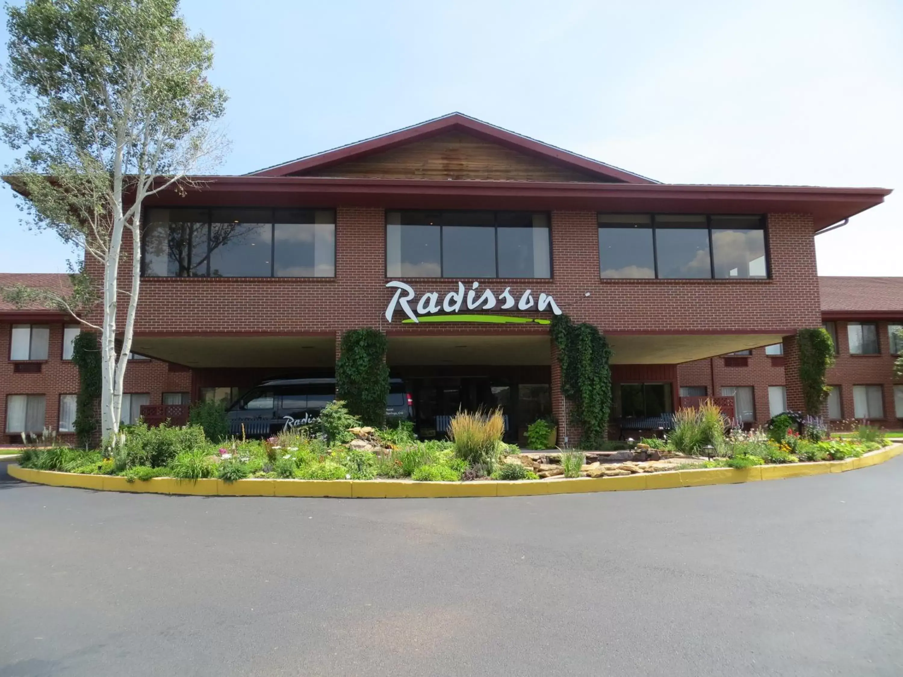 Property Building in Radisson Hotel Colorado Springs