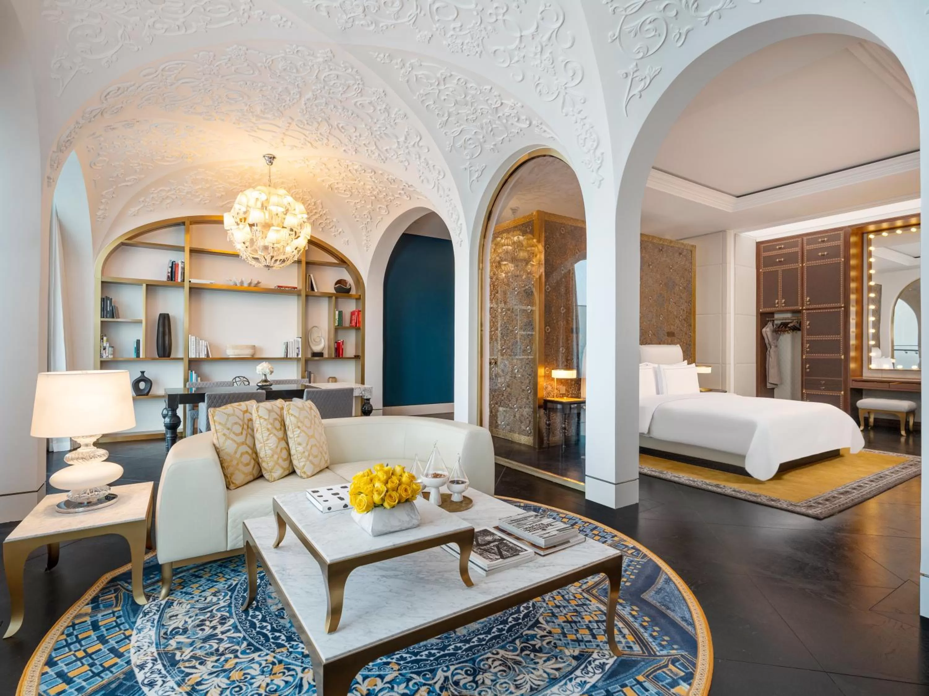 Living room, Bed in Raffles Doha