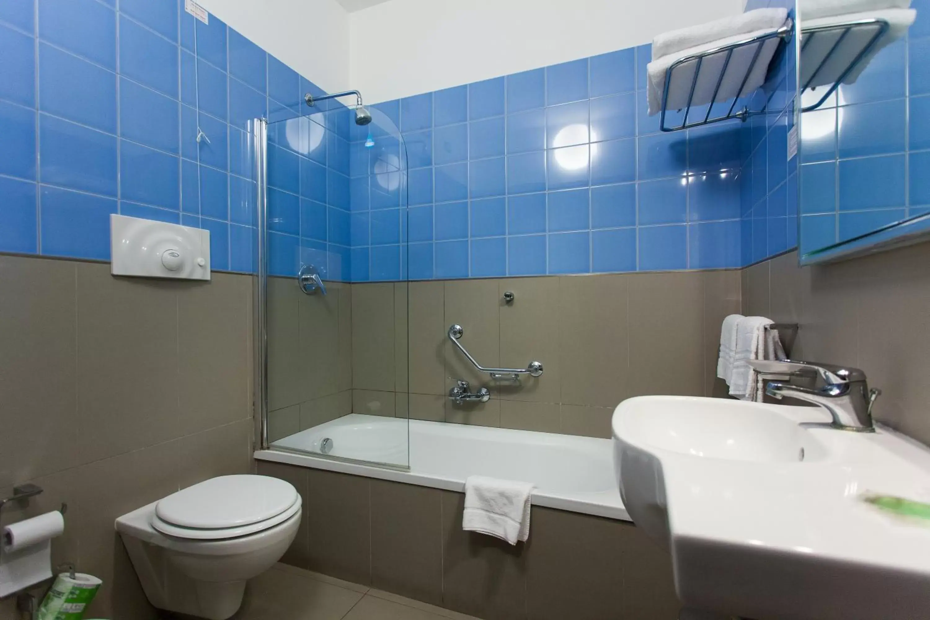 Bathroom in Hotel Villa d'Amato