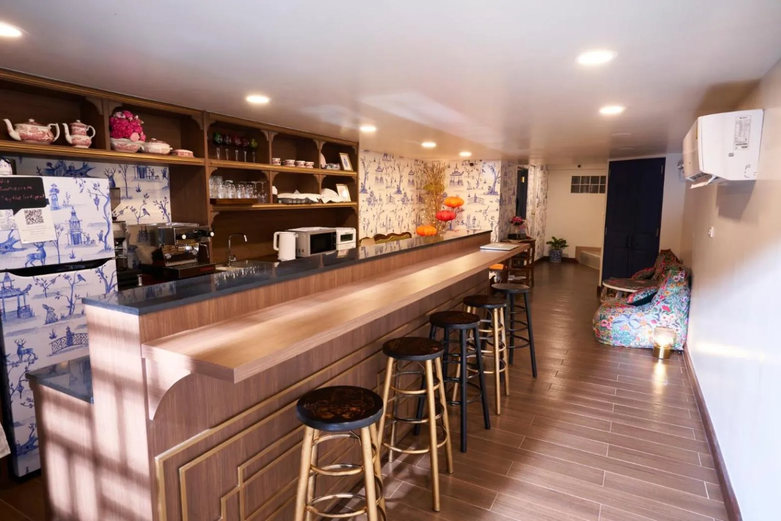 Lounge or bar in Sweet's Escape