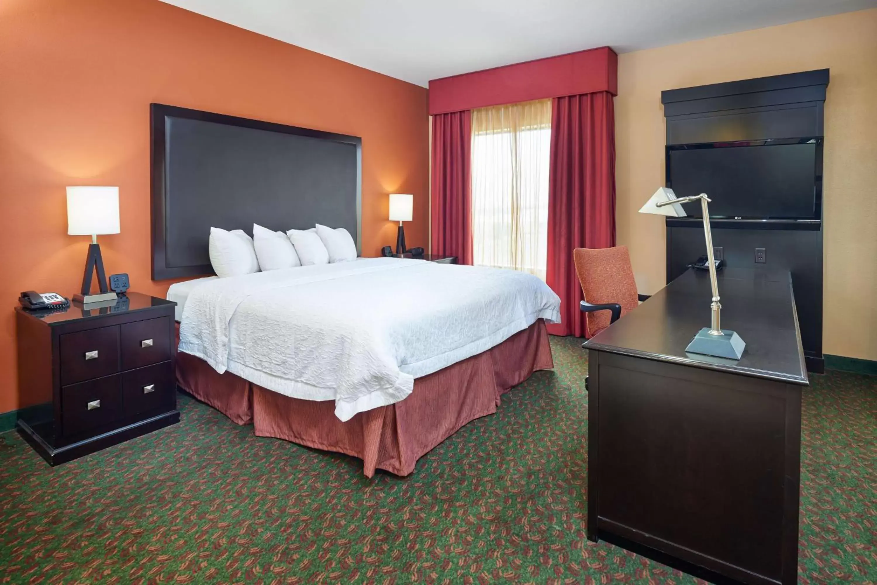 Bedroom, Bed in Hampton Inn & Suites Waco-South