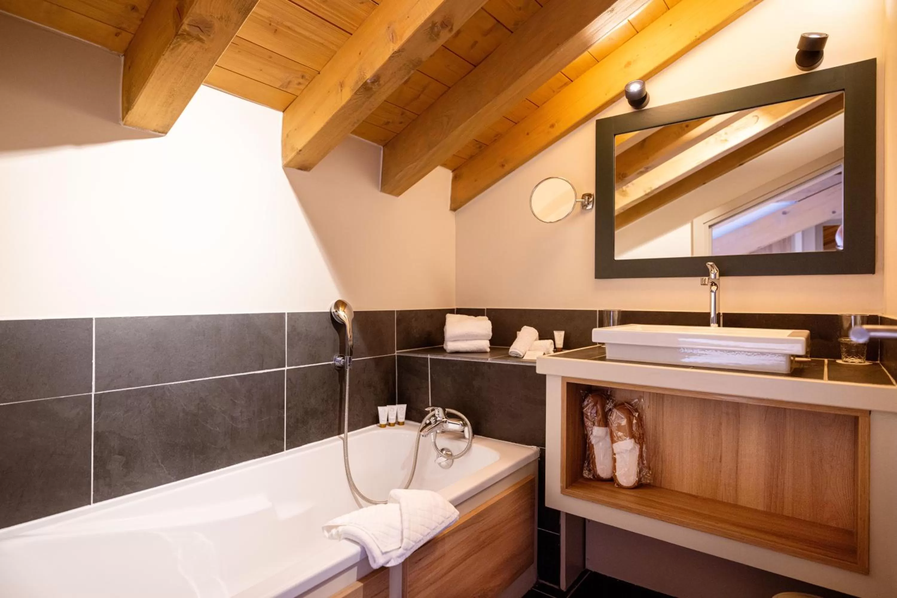 Bedroom in Les Suites de la Potinière