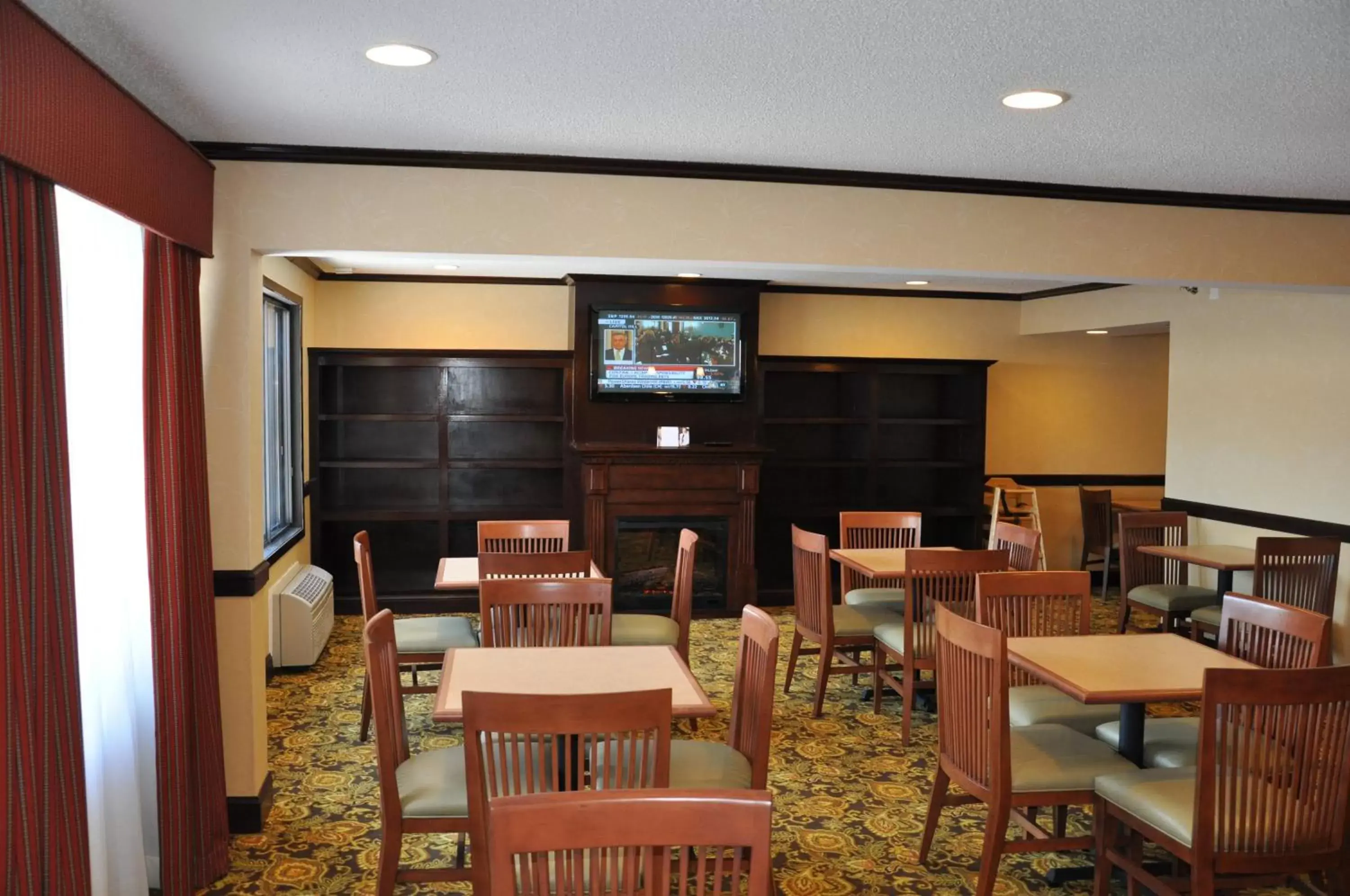 Restaurant/Places to Eat in Country Inn & Suites by Radisson, Coon Rapids, MN