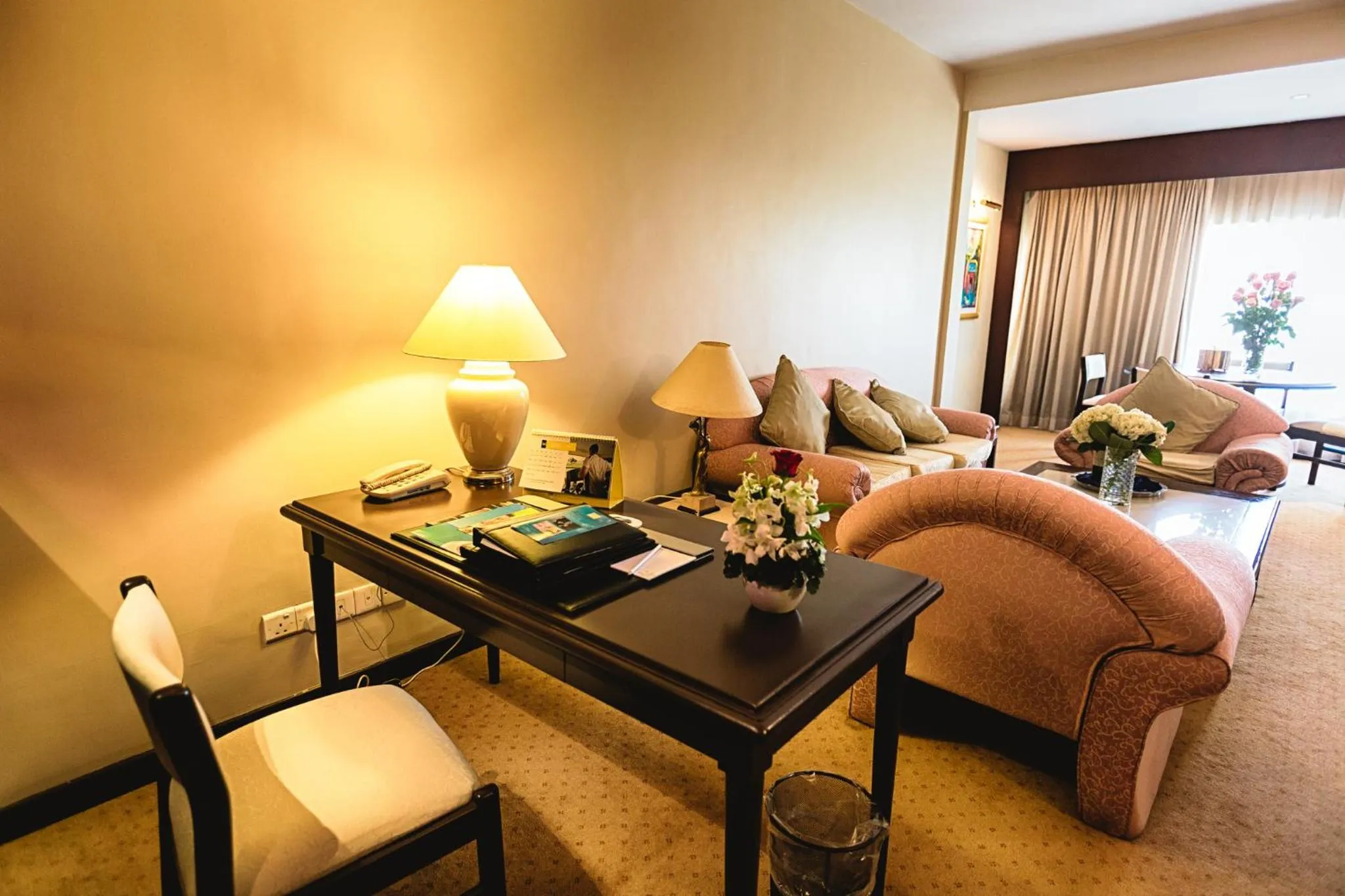 Living room, Bed in Hotel Cambodiana