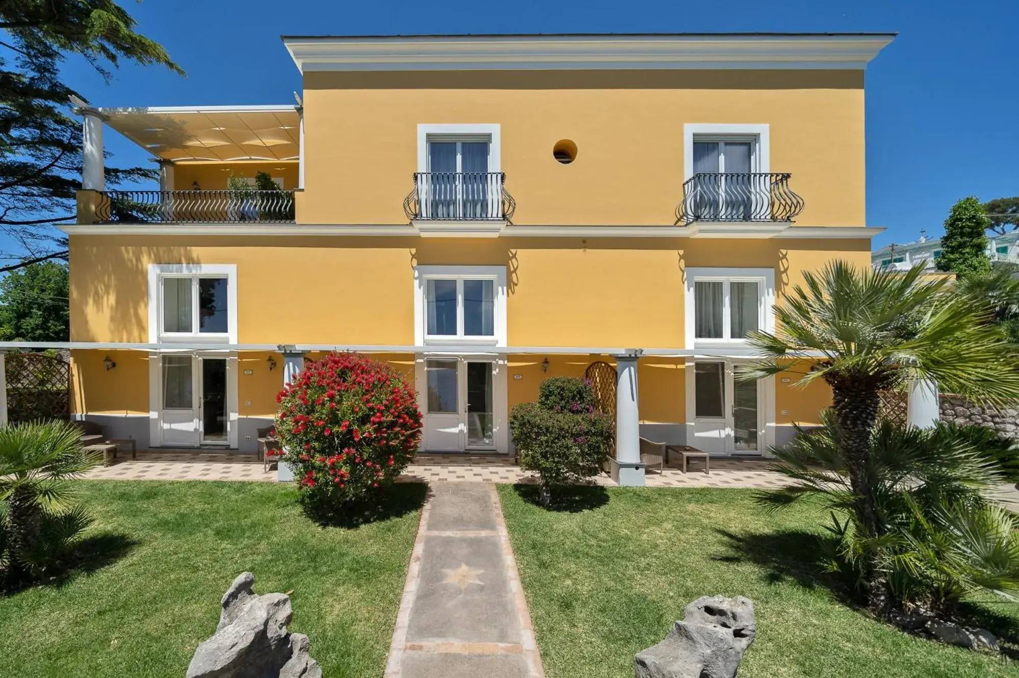 Garden, Property Building in Hotel Villa Ceselle