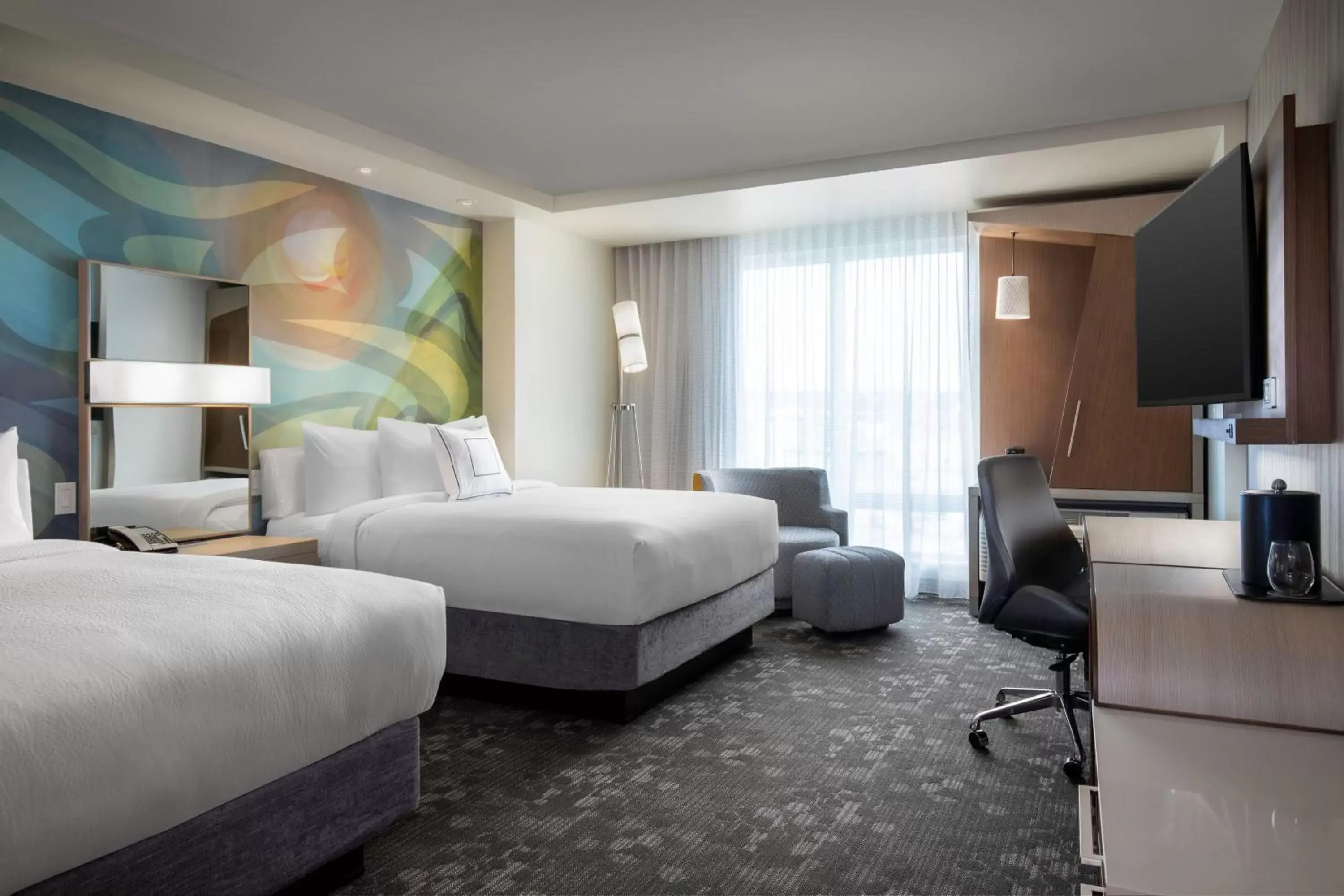 Photo of the whole room, Bed in Courtyard by Marriott Nanaimo