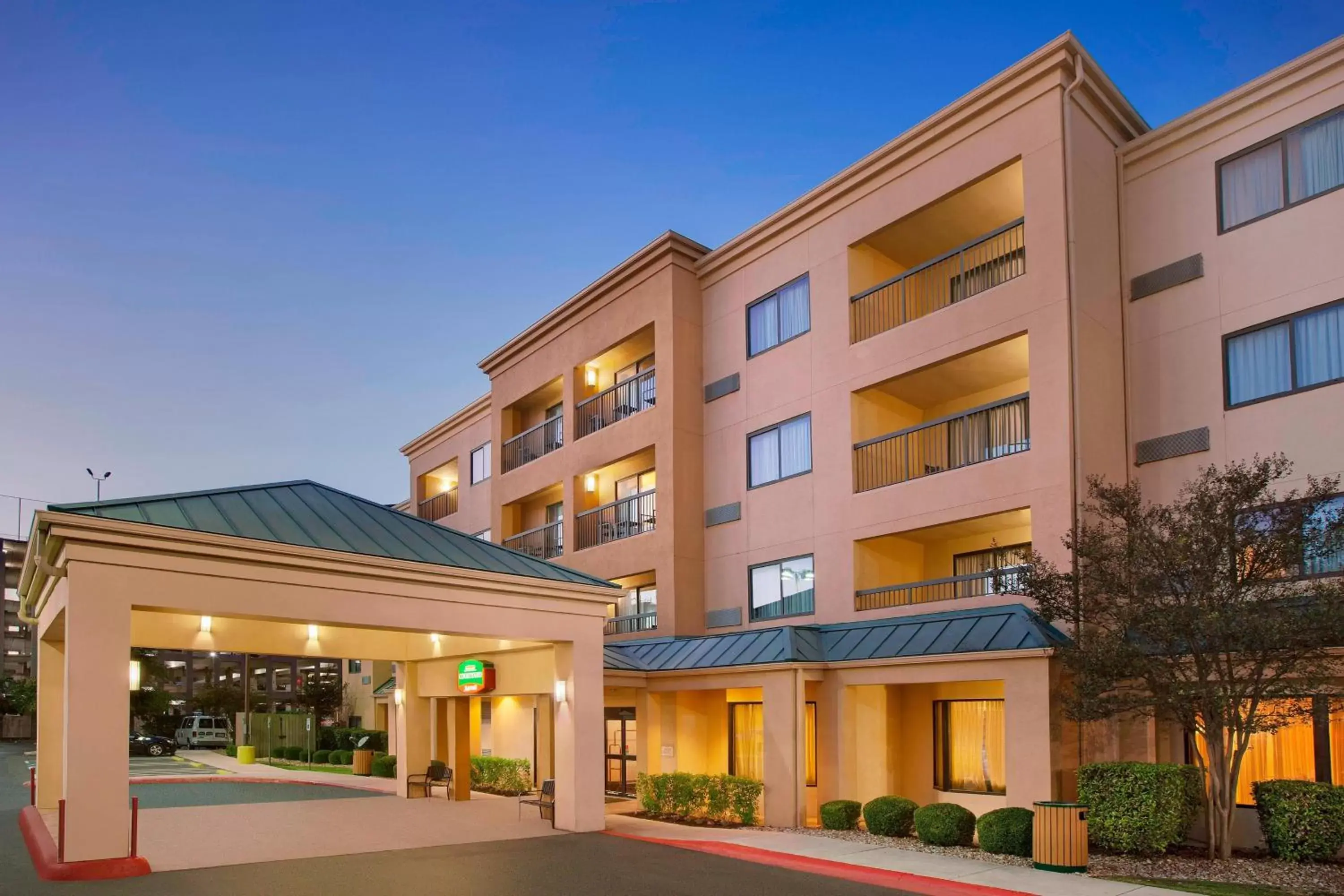 Property Building in Courtyard by Marriott San Antonio Airport/North Star Mall