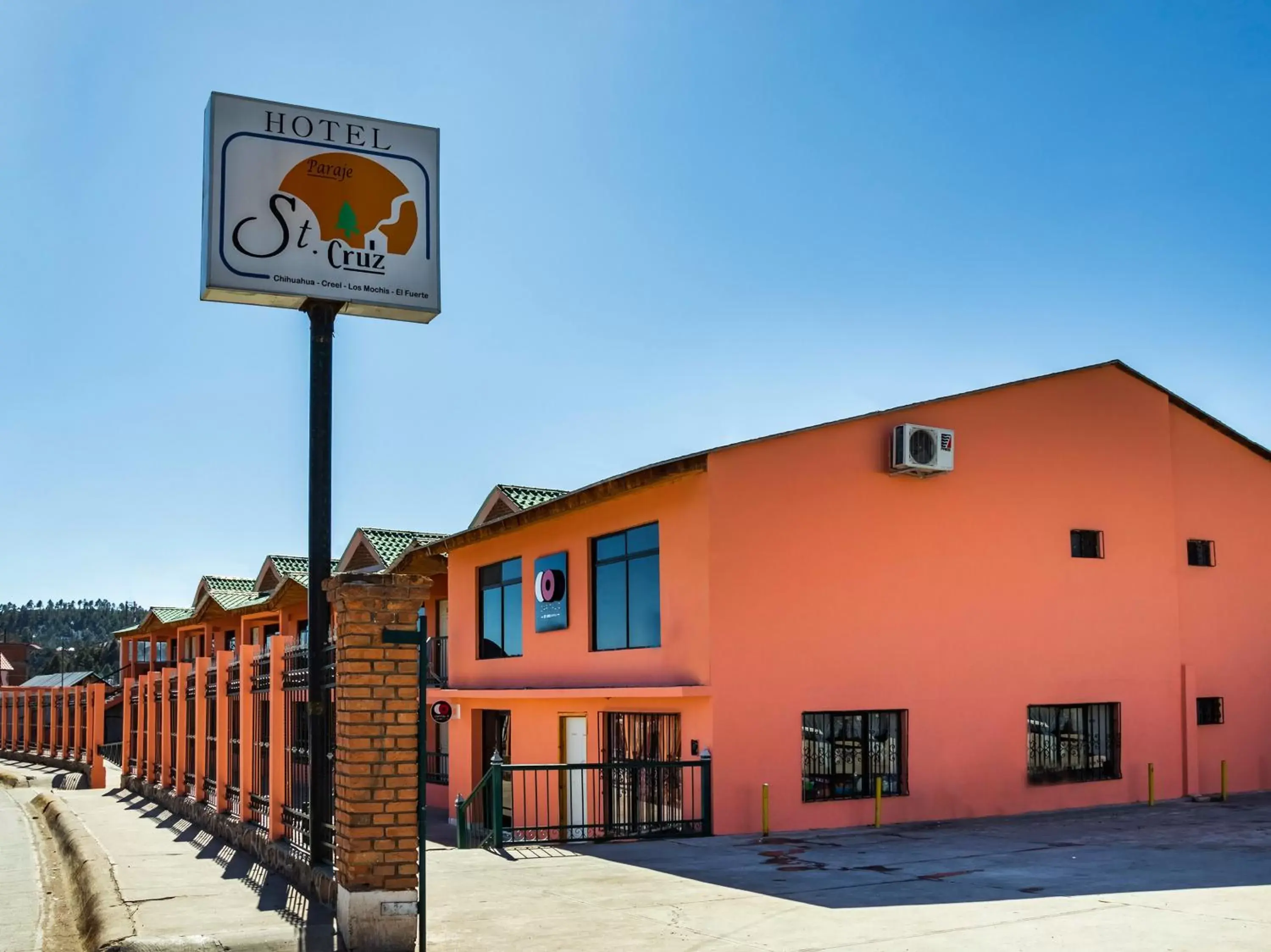 Facade/entrance, Property Building in Paraje Santa Cruz