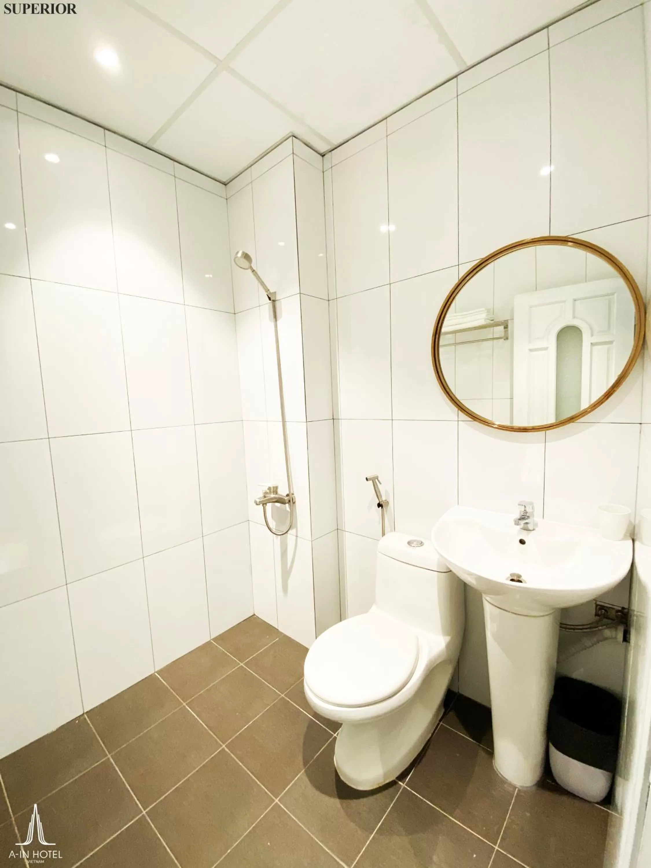 Shower in A In Hotel Del Luna