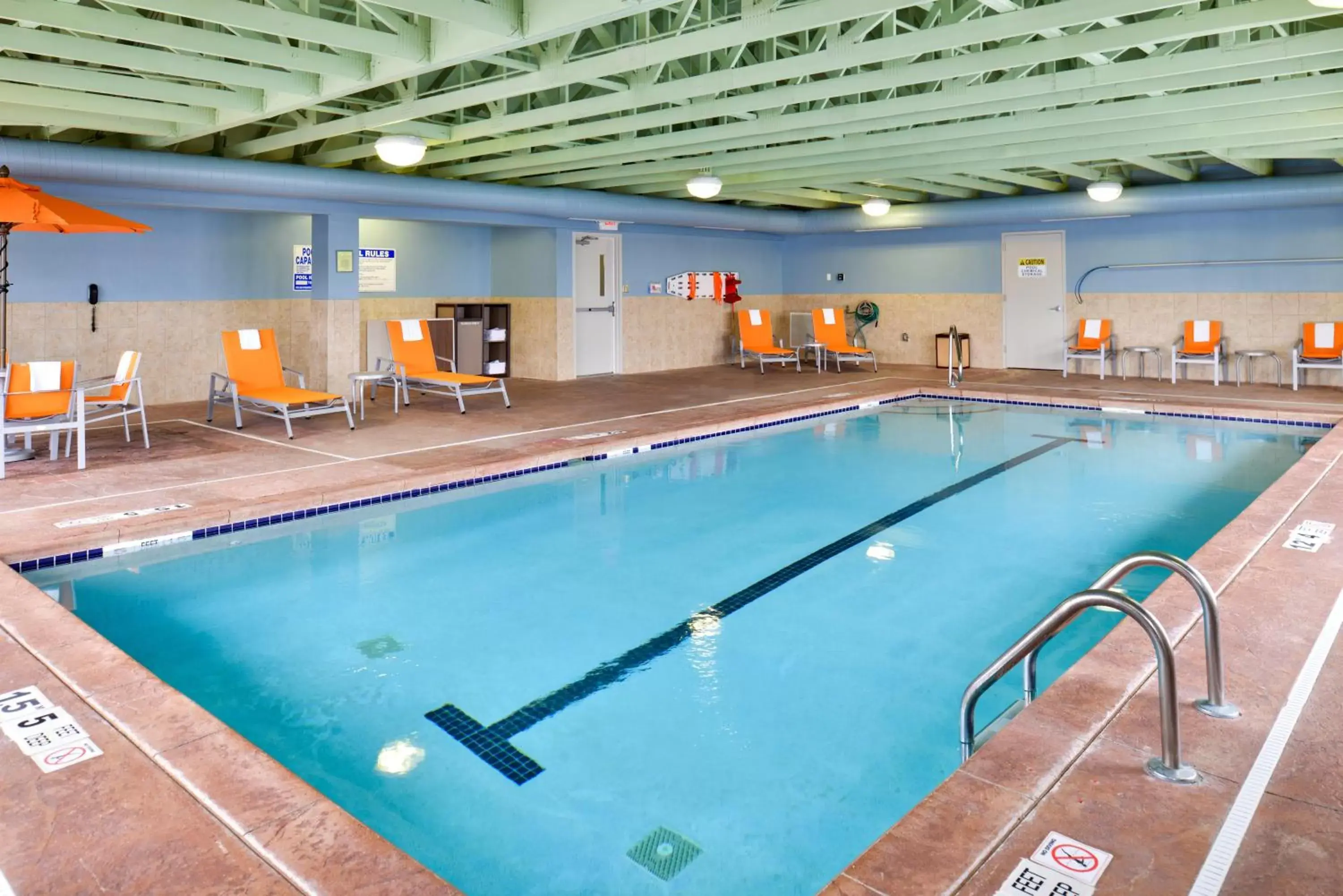 Swimming Pool in Holiday Inn Express Rochester - University Area, an IHG Hotel