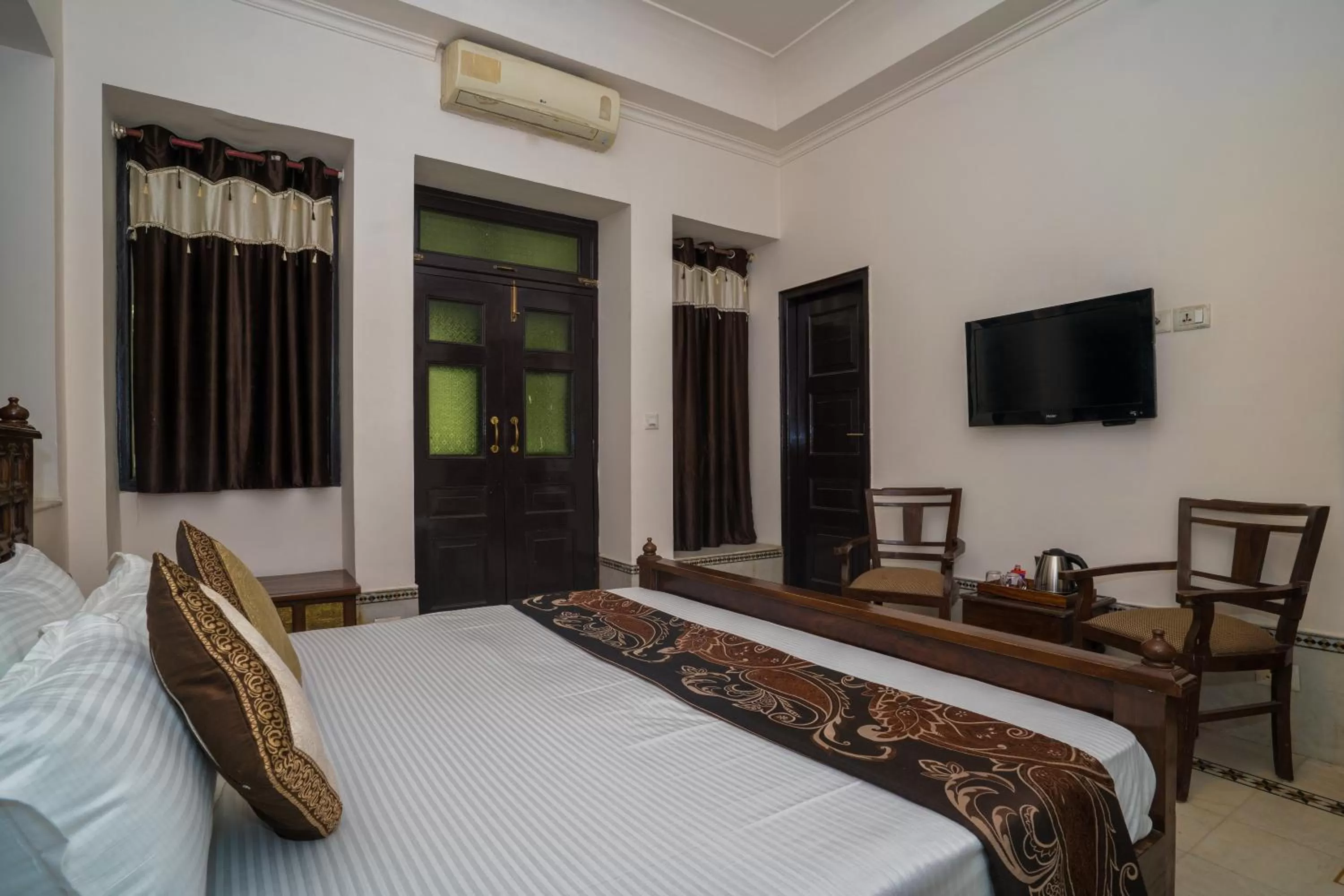 Bed in Ganga Heritage By Howard