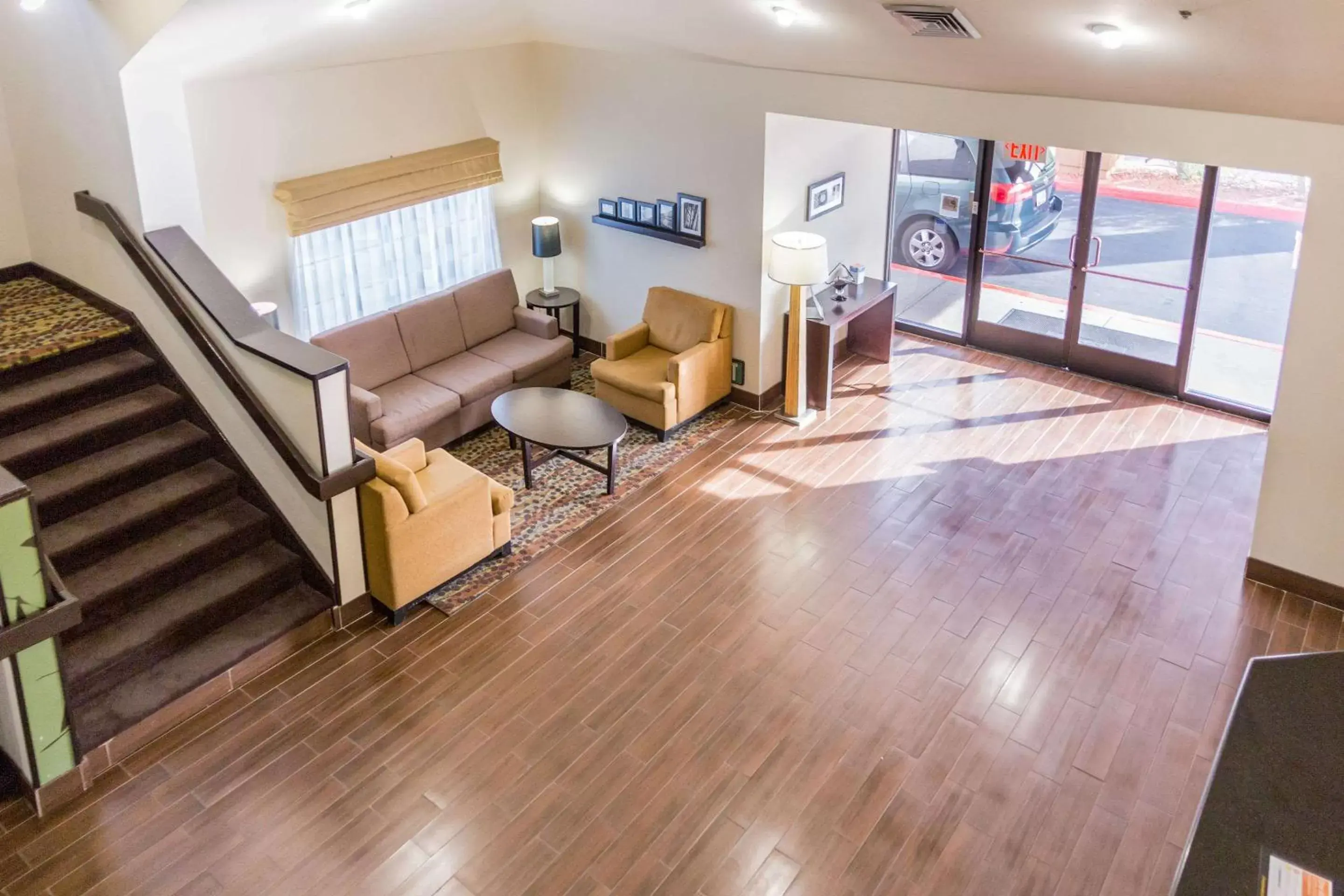 Lobby or reception, Seating Area in Sleep Inn Phoenix Sky Harbor Airport