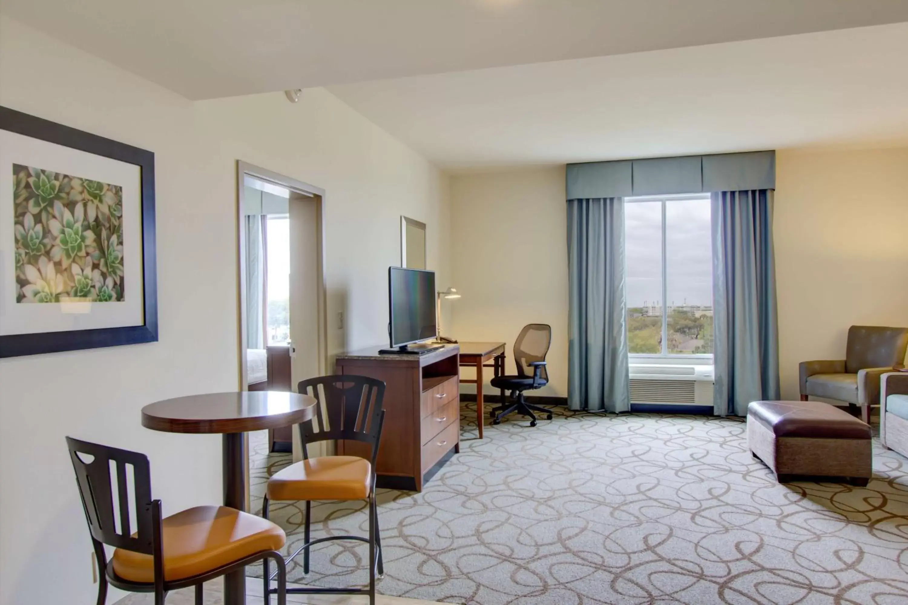 Living room, Seating Area in Hilton Garden Inn Charleston / Mt. Pleasant