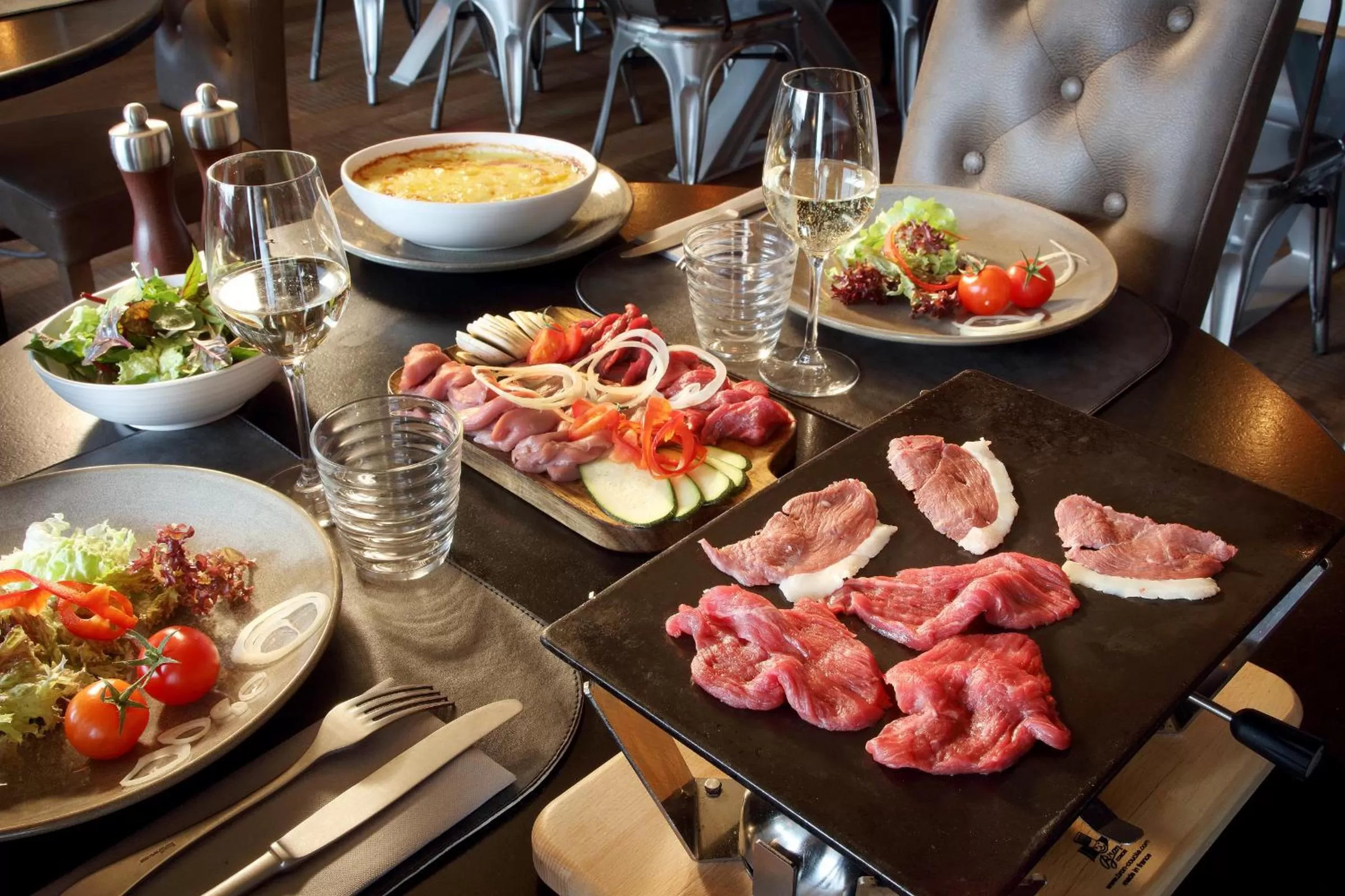 Food in Hôtel Koh-I Nor by Les Etincelles