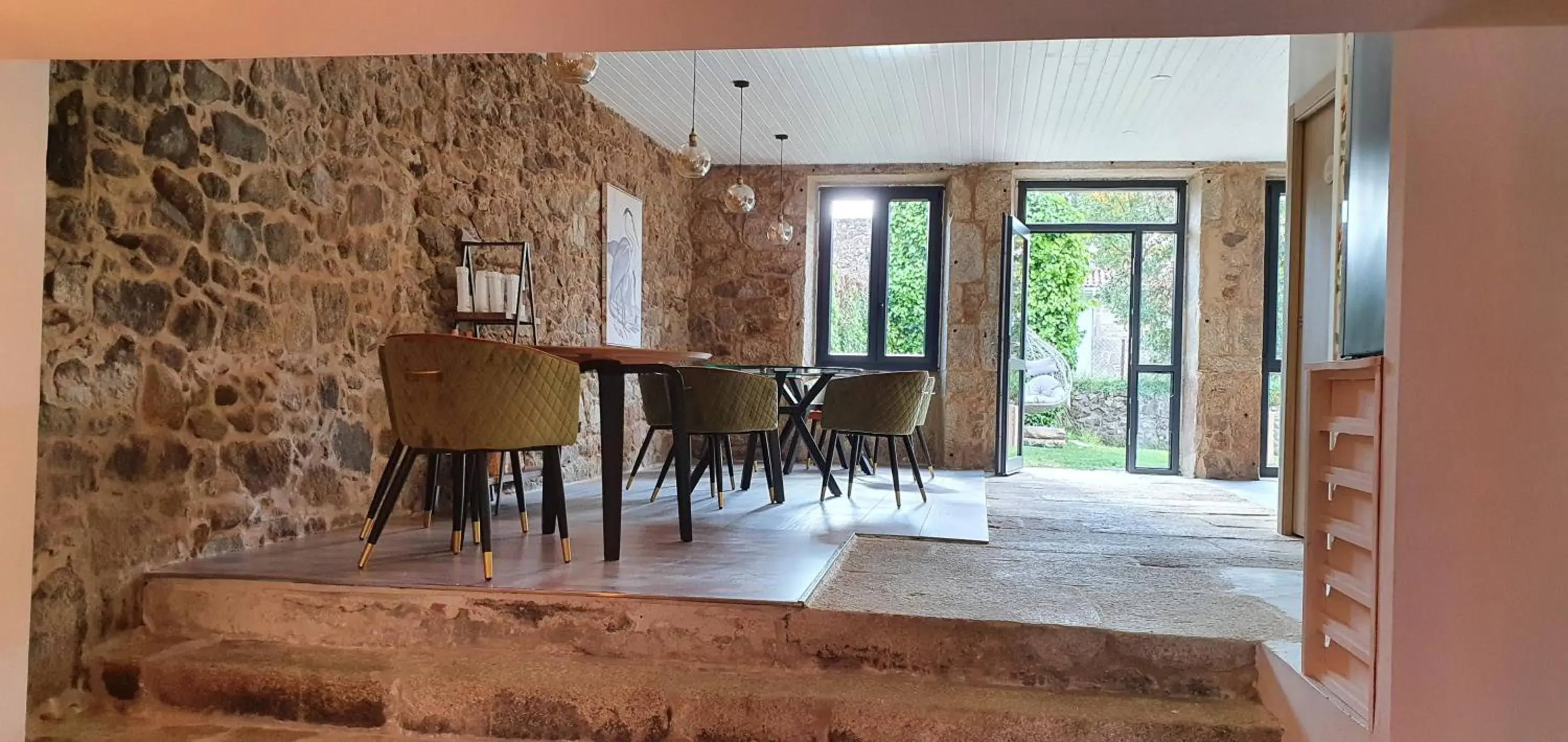 Restaurant/places to eat, Dining Area in Ecocasa Lema II