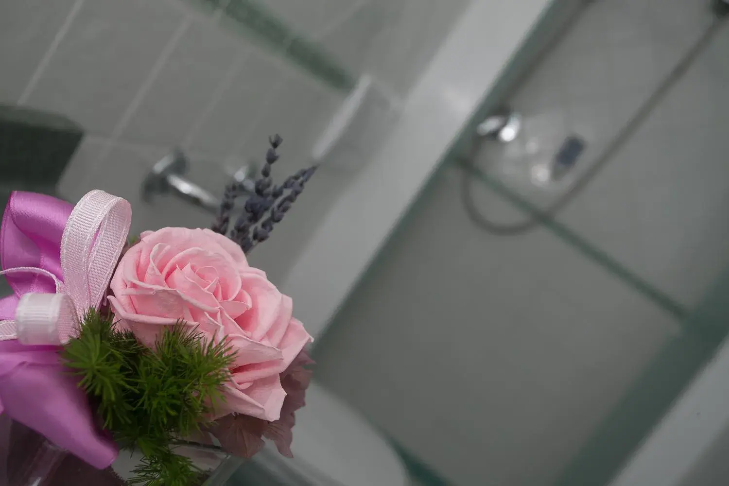 Decorative detail, Bathroom in Albergo Vittoria