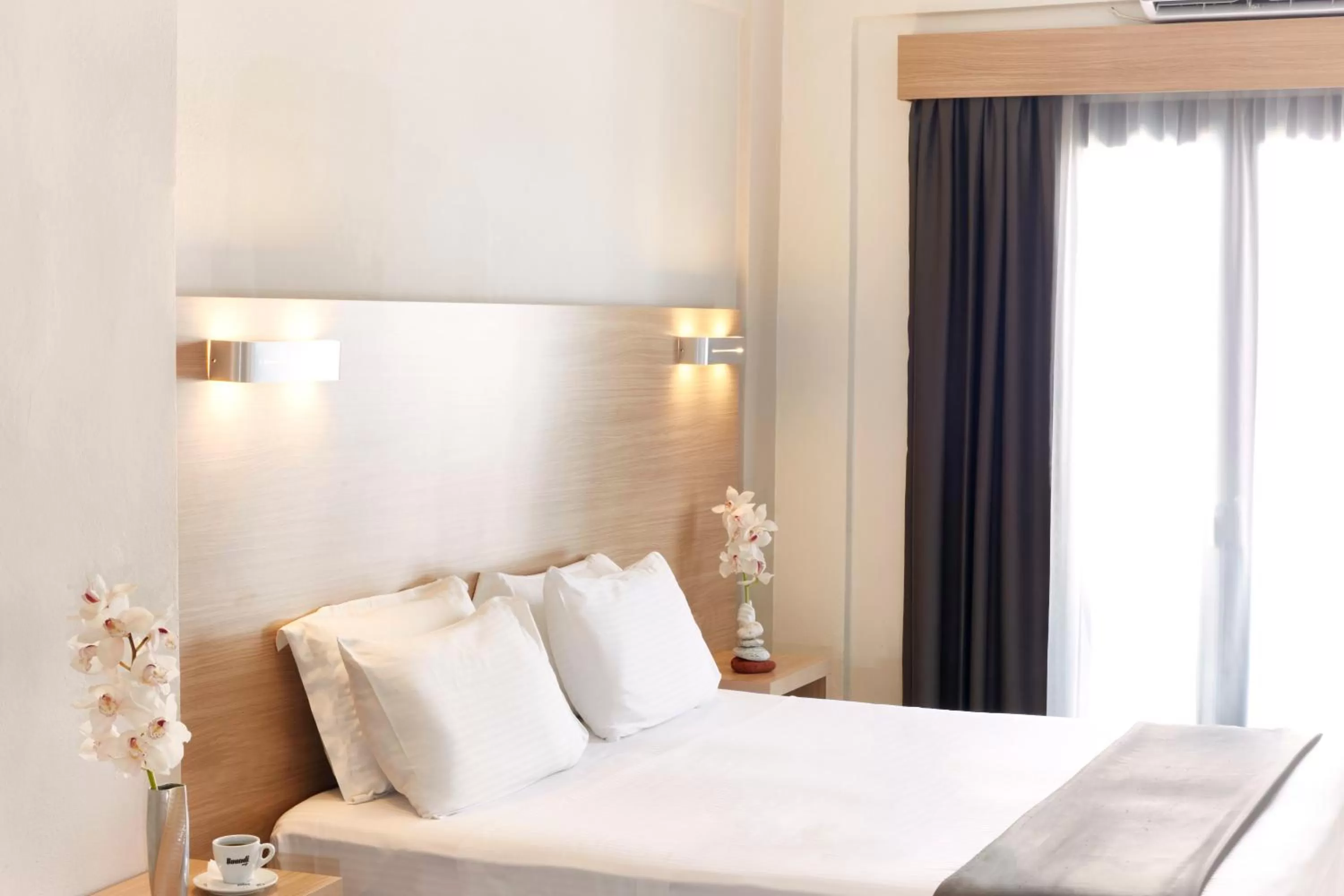 Bedroom, Bed in Atlas Skiathos