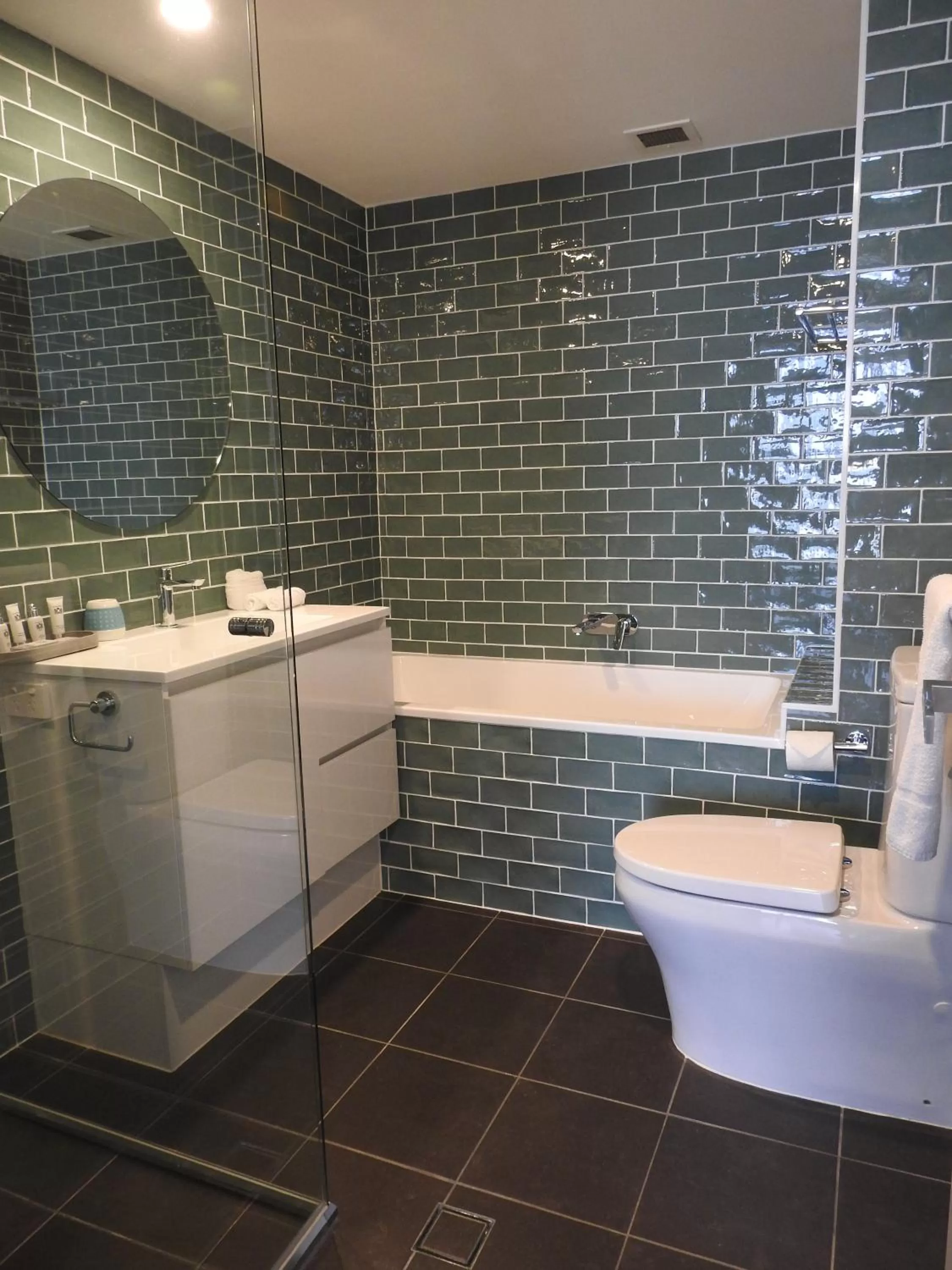 Bathroom in Albatross North Apartments