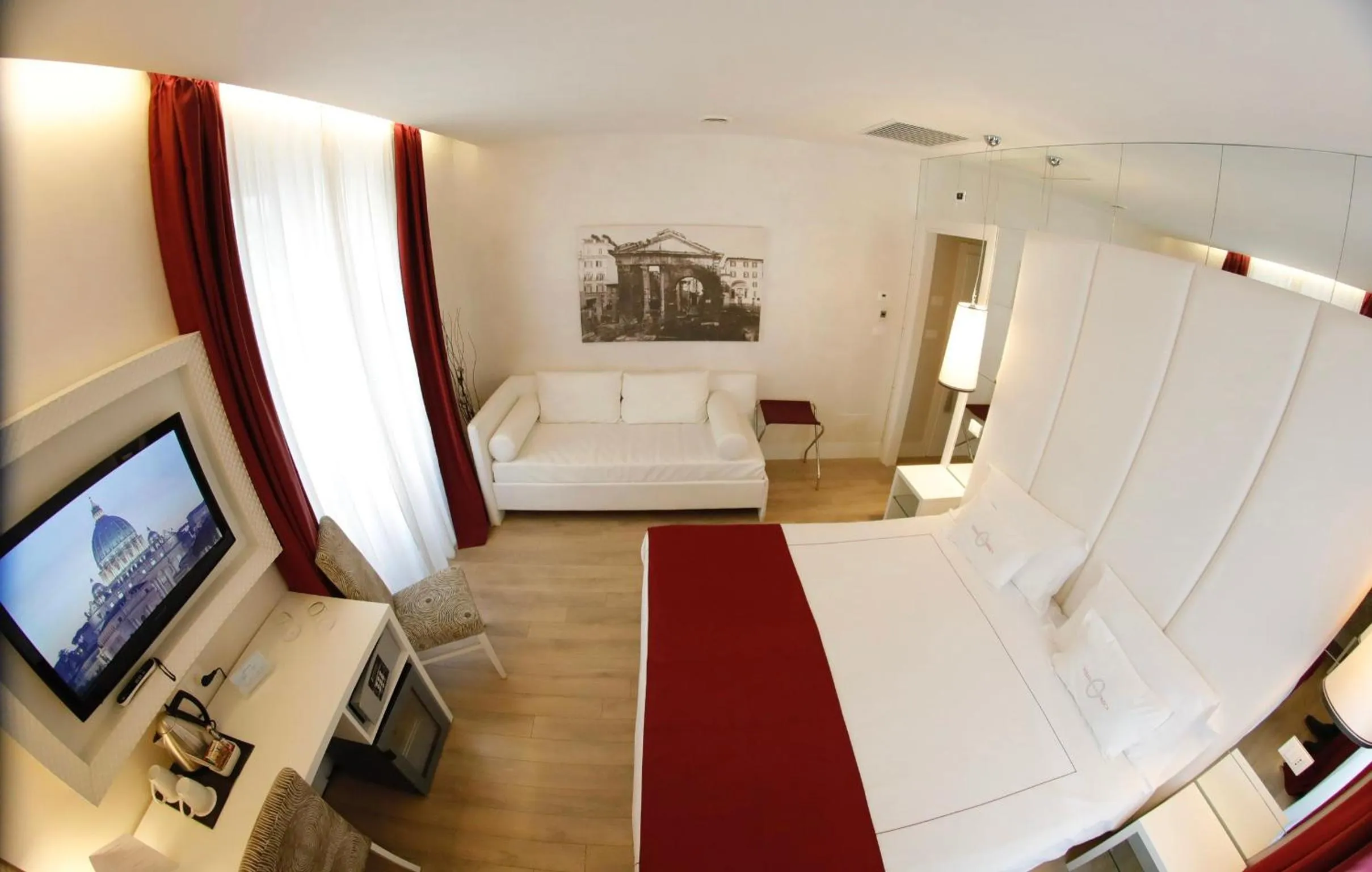 Photo of the whole room, Bed in Tullia&Prisca Relais