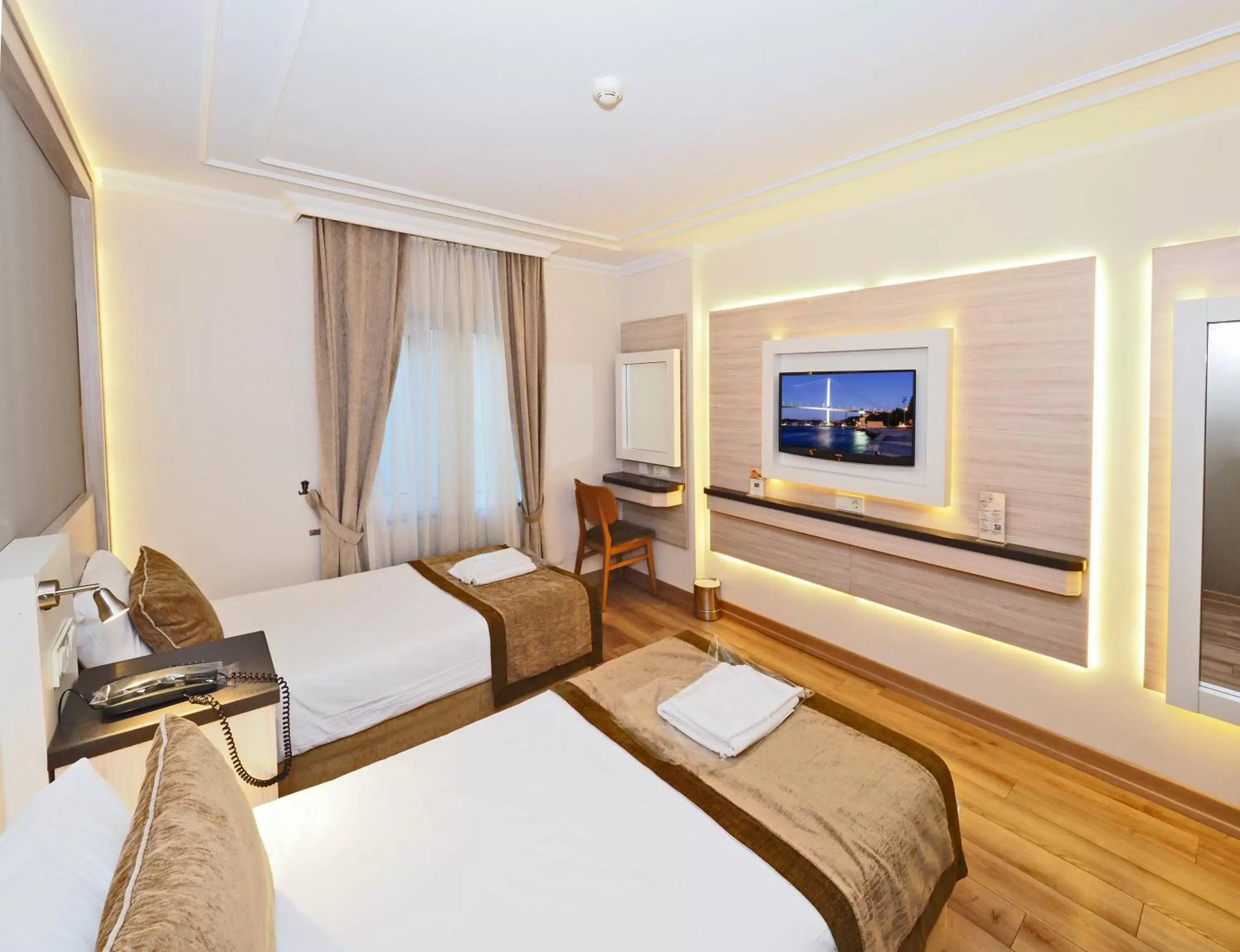 Twin Room - Disability Access in Hotel Bulvar Palas Twin Room - Disability Access in Hotel Bulvar Palas