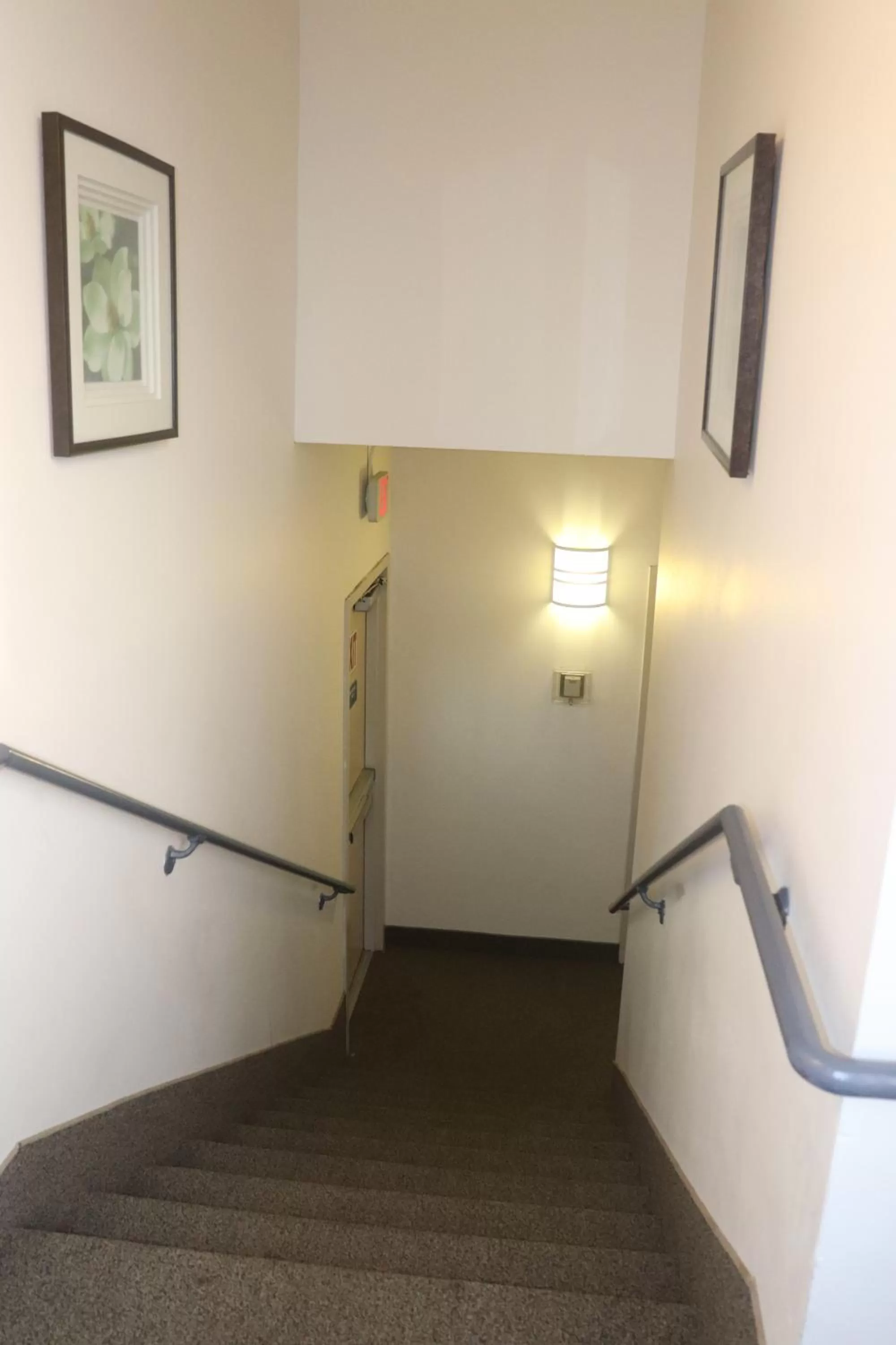 Property building in Howard Johnson by Wyndham Tifton GA I-75