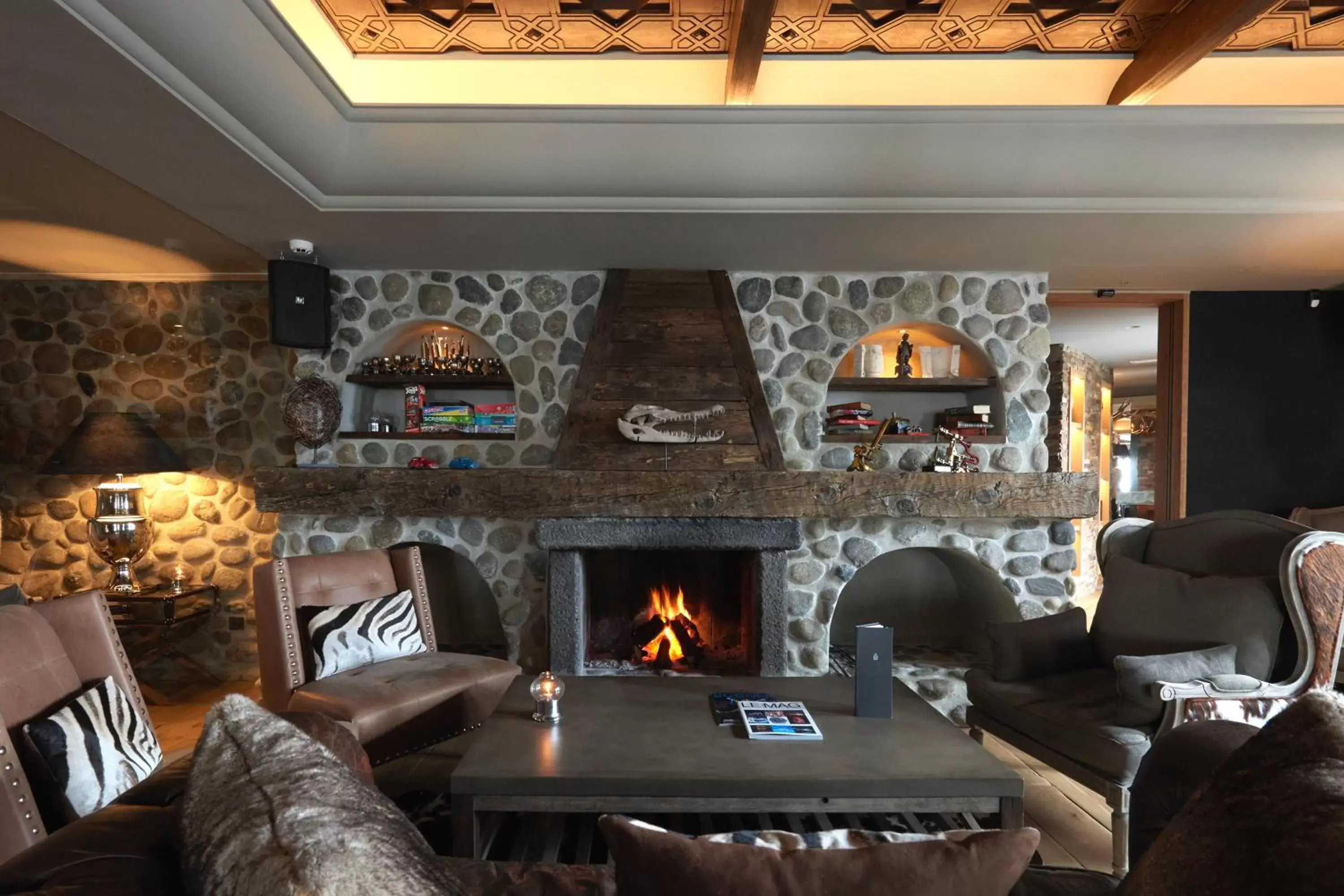 Lounge or bar, Seating Area in El Lodge, Ski & Spa