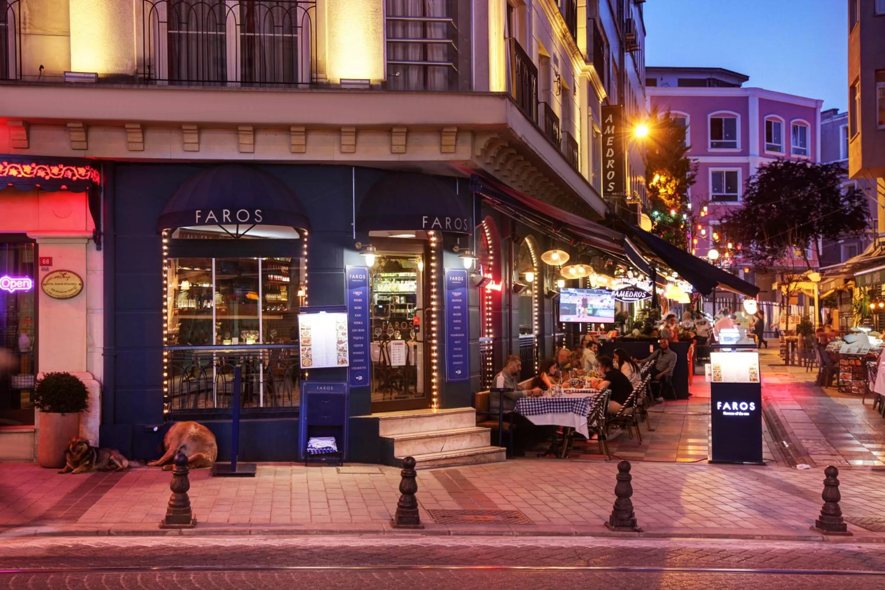 Restaurant/places to eat in Faros Hotel Old City - Special Category