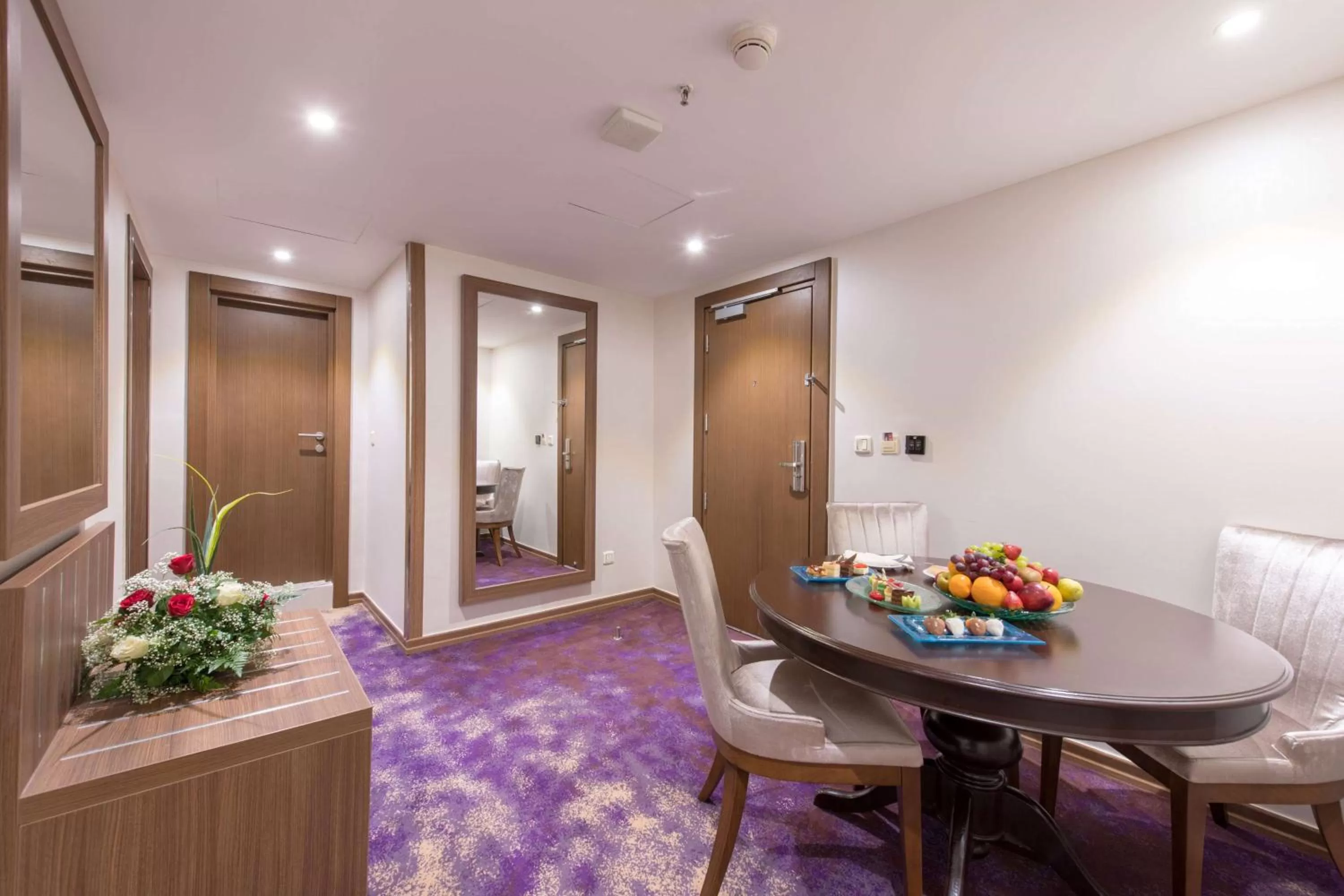 Photo of the whole room, Dining Area in Ramada by Wyndham Continental Jeddah