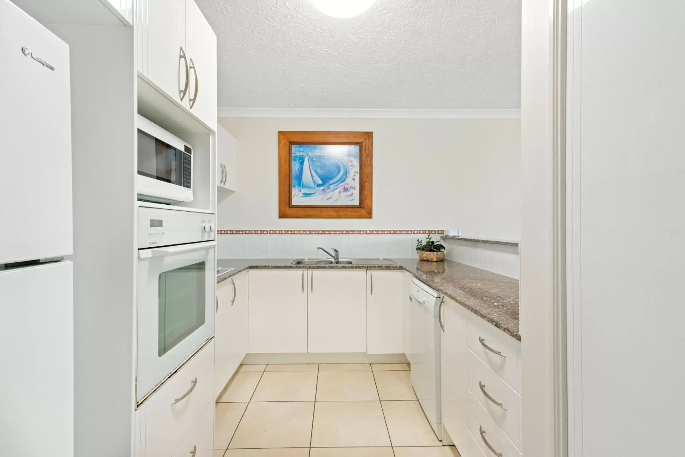 kitchen, Kitchen/Kitchenette in Little Cove Currumbin